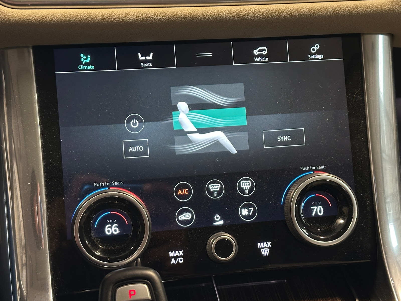 Thumbnail: 2020 Land Rover Range Rover Sport - 3