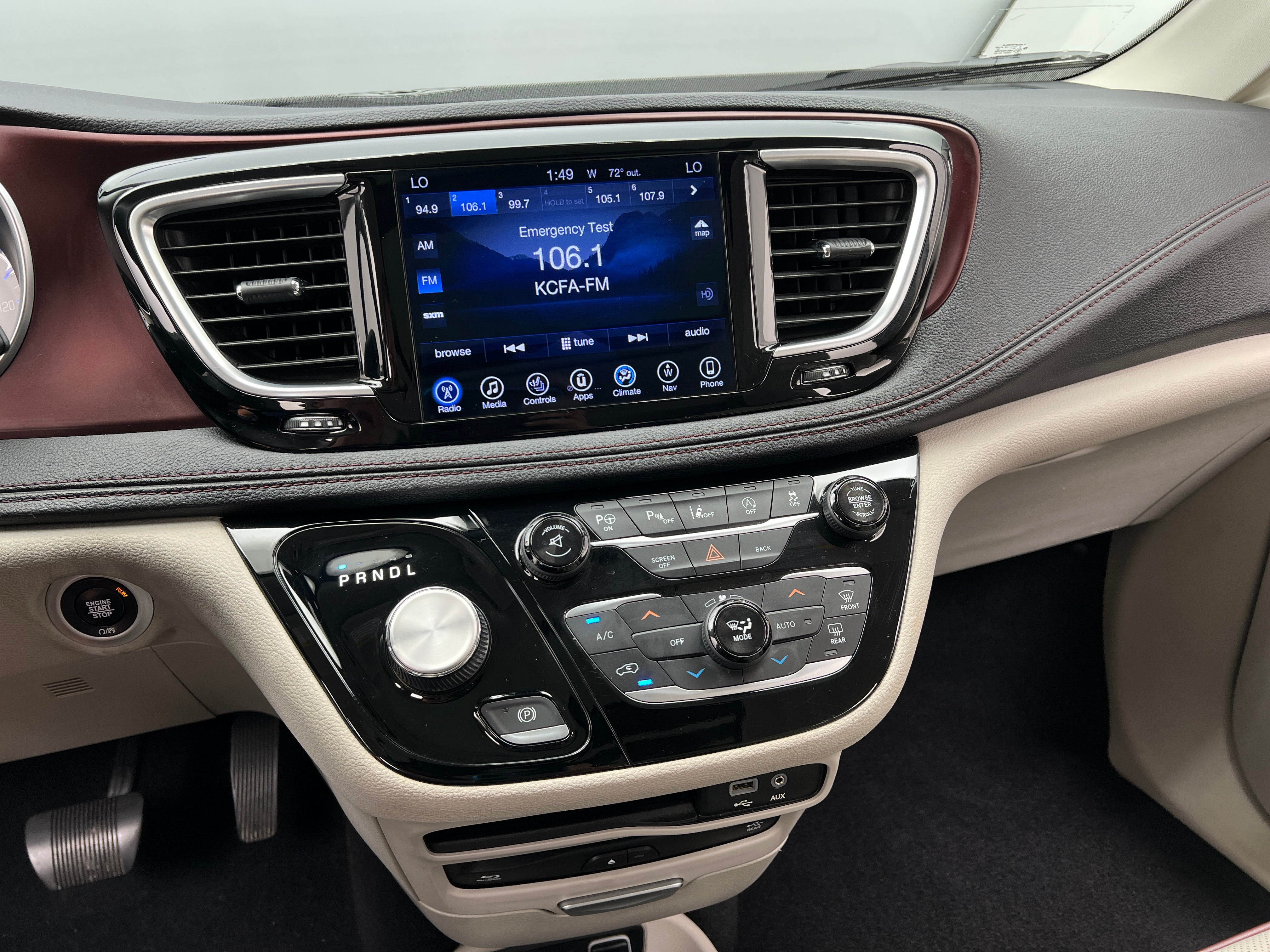 2017 Chrysler Pacifica Limited 3