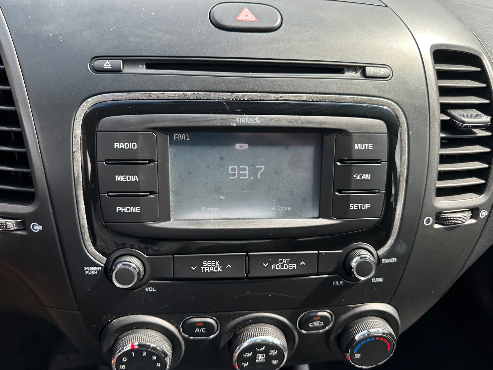 Thumbnail: 2017 Kia Forte - 4