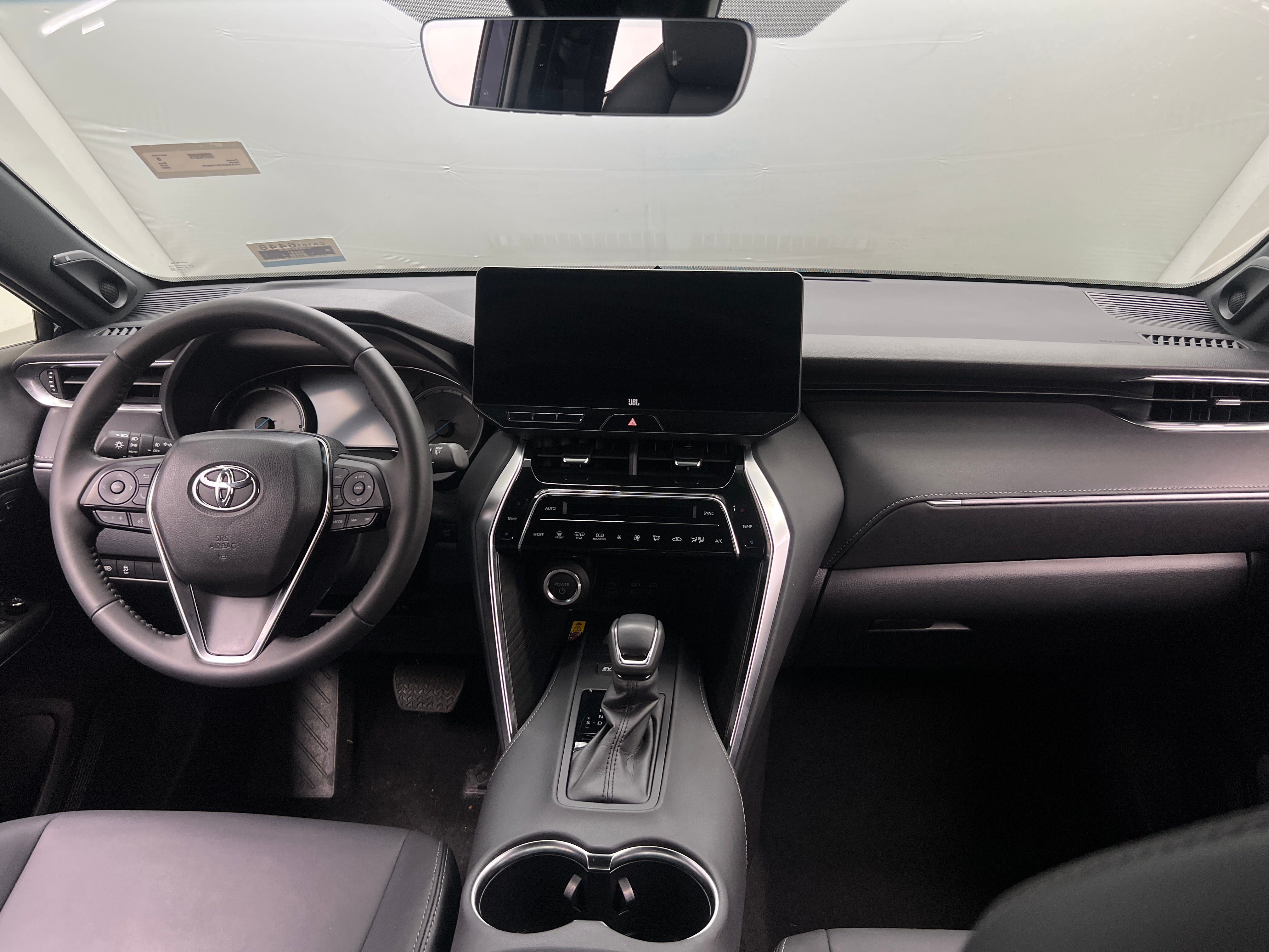 2024 Toyota Venza XLE 2