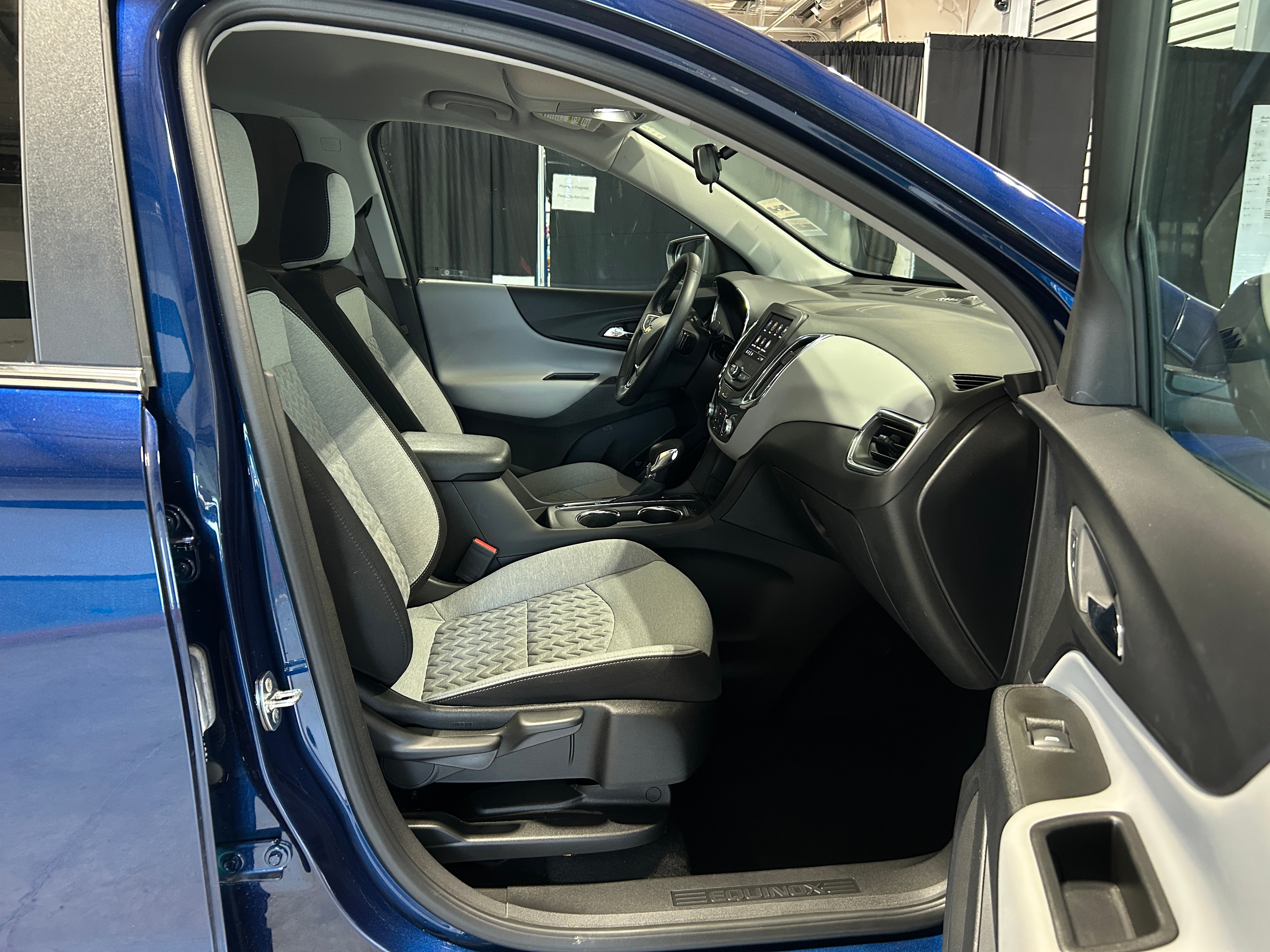 2023 Chevrolet Equinox LT 2