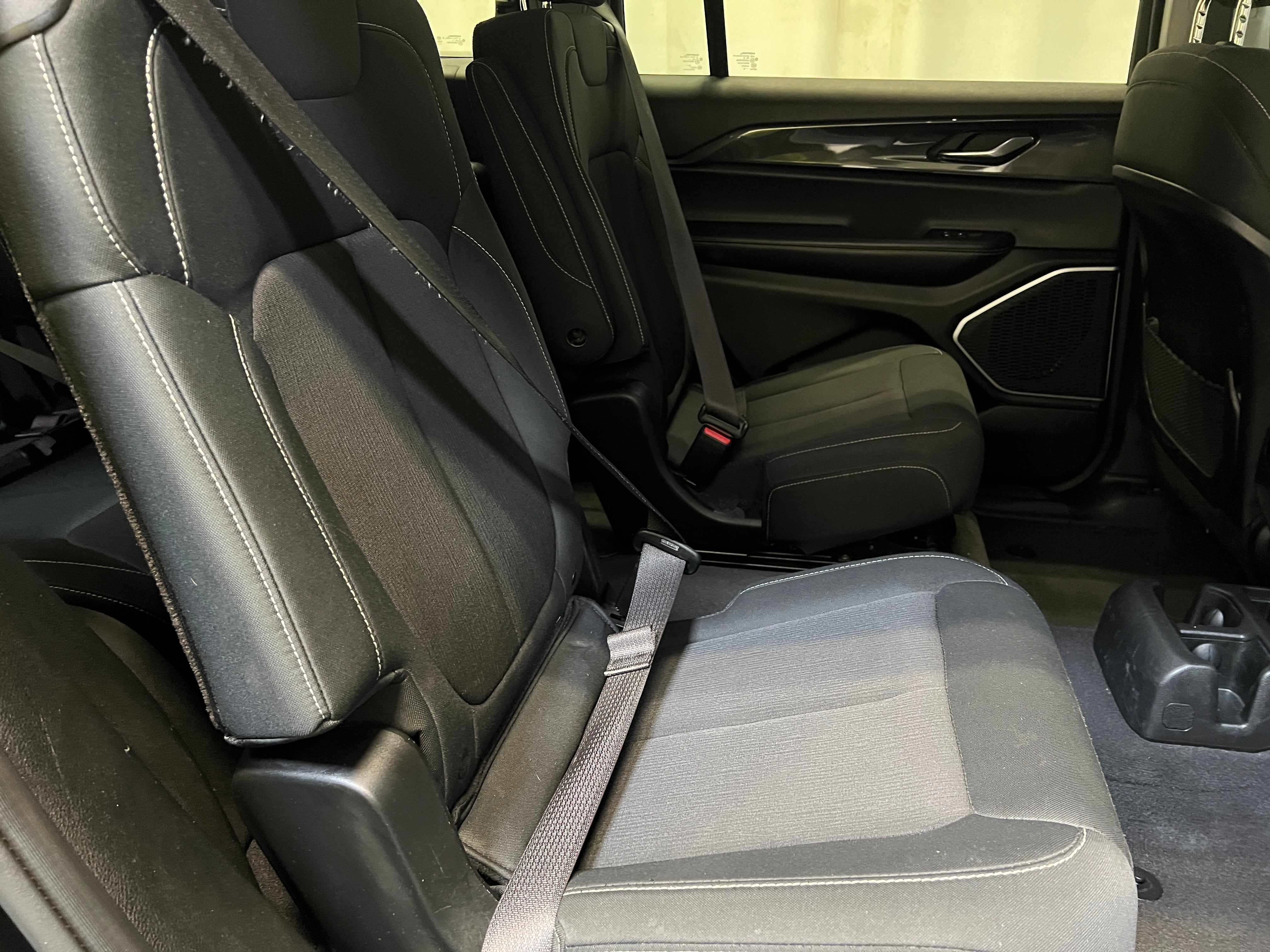 2022 Jeep Grand Cherokee L Laredo 6