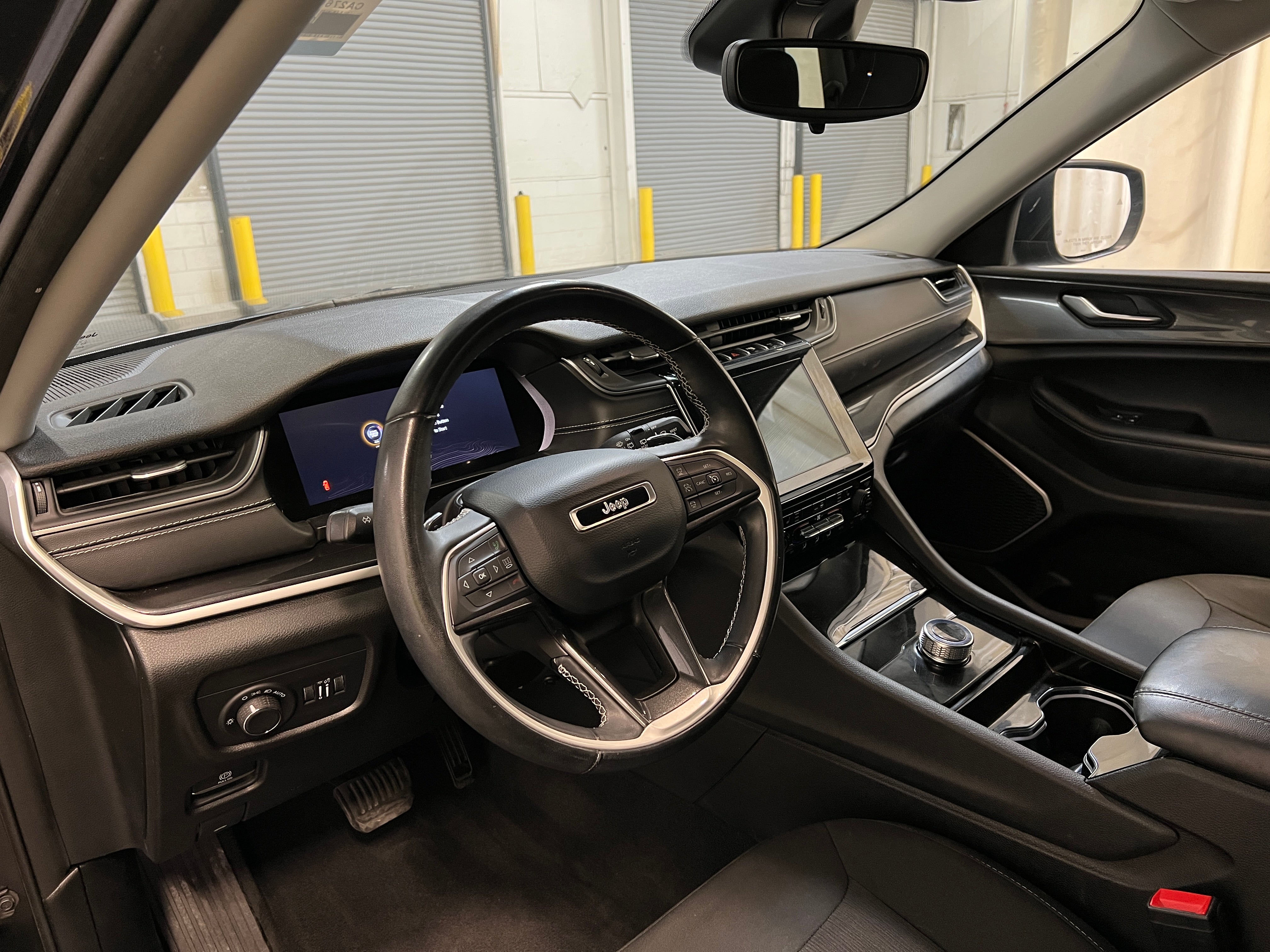 2022 Jeep Grand Cherokee L Laredo 3