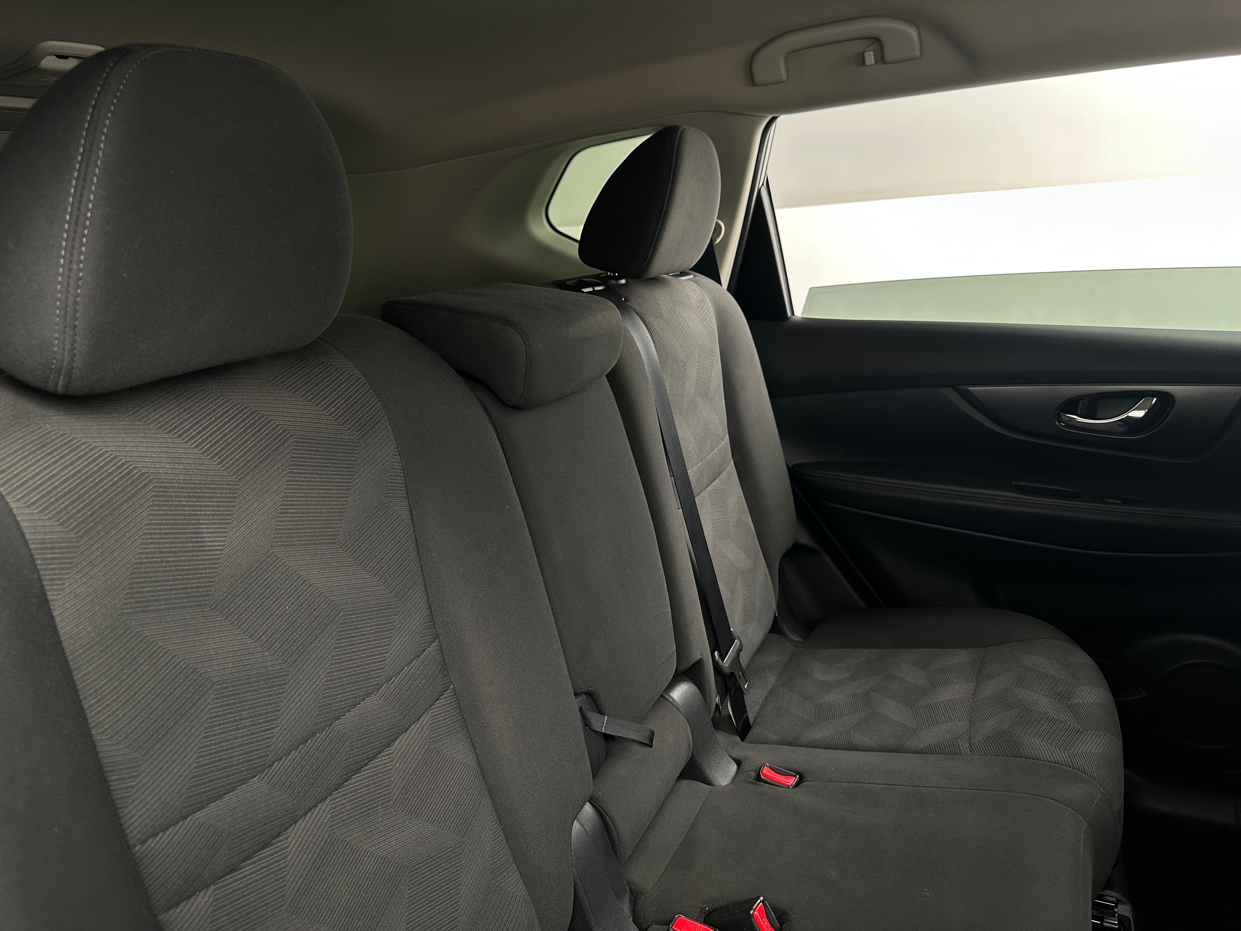 2016 Nissan Rogue SV 6