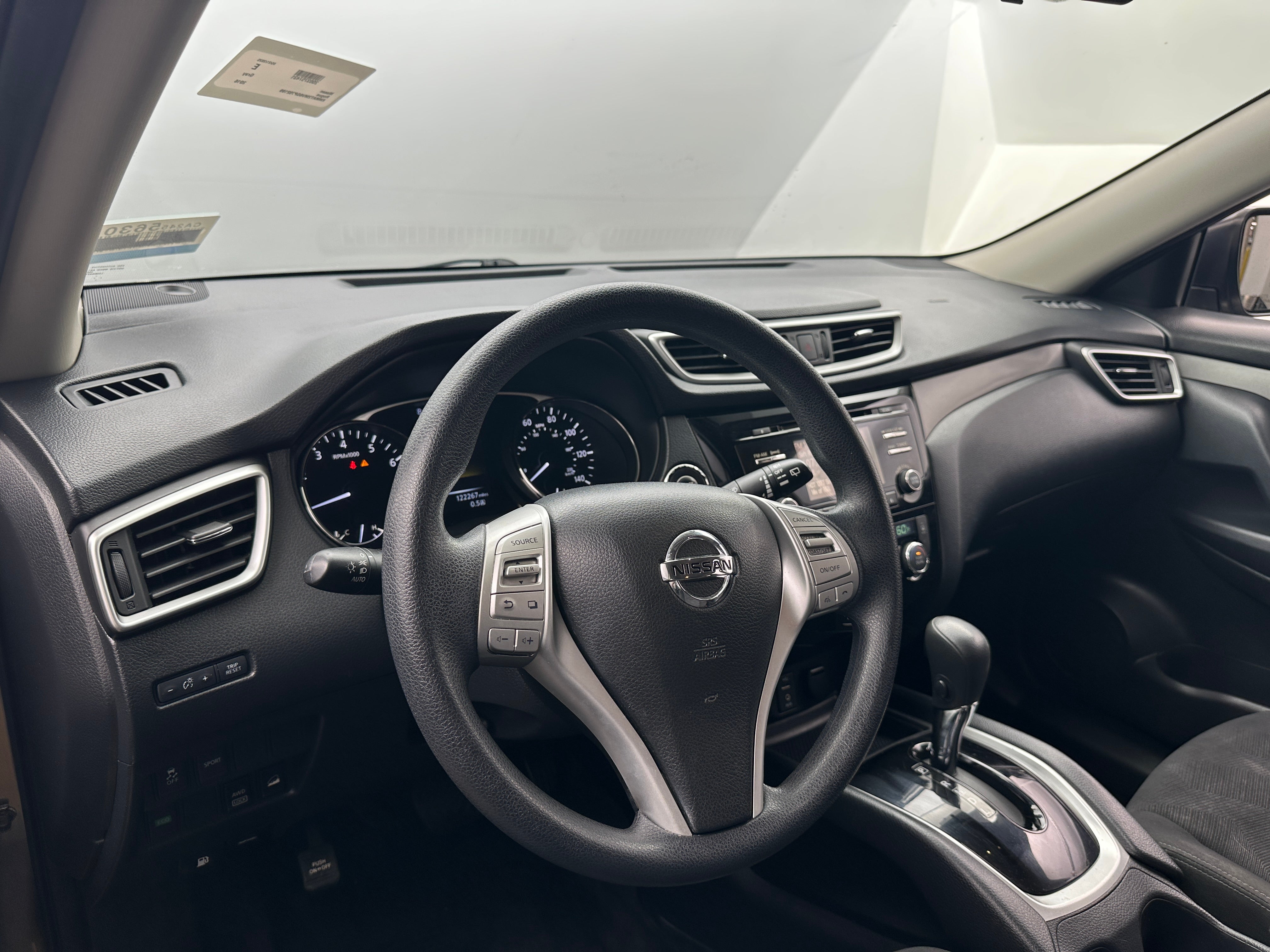 2016 Nissan Rogue SV 3