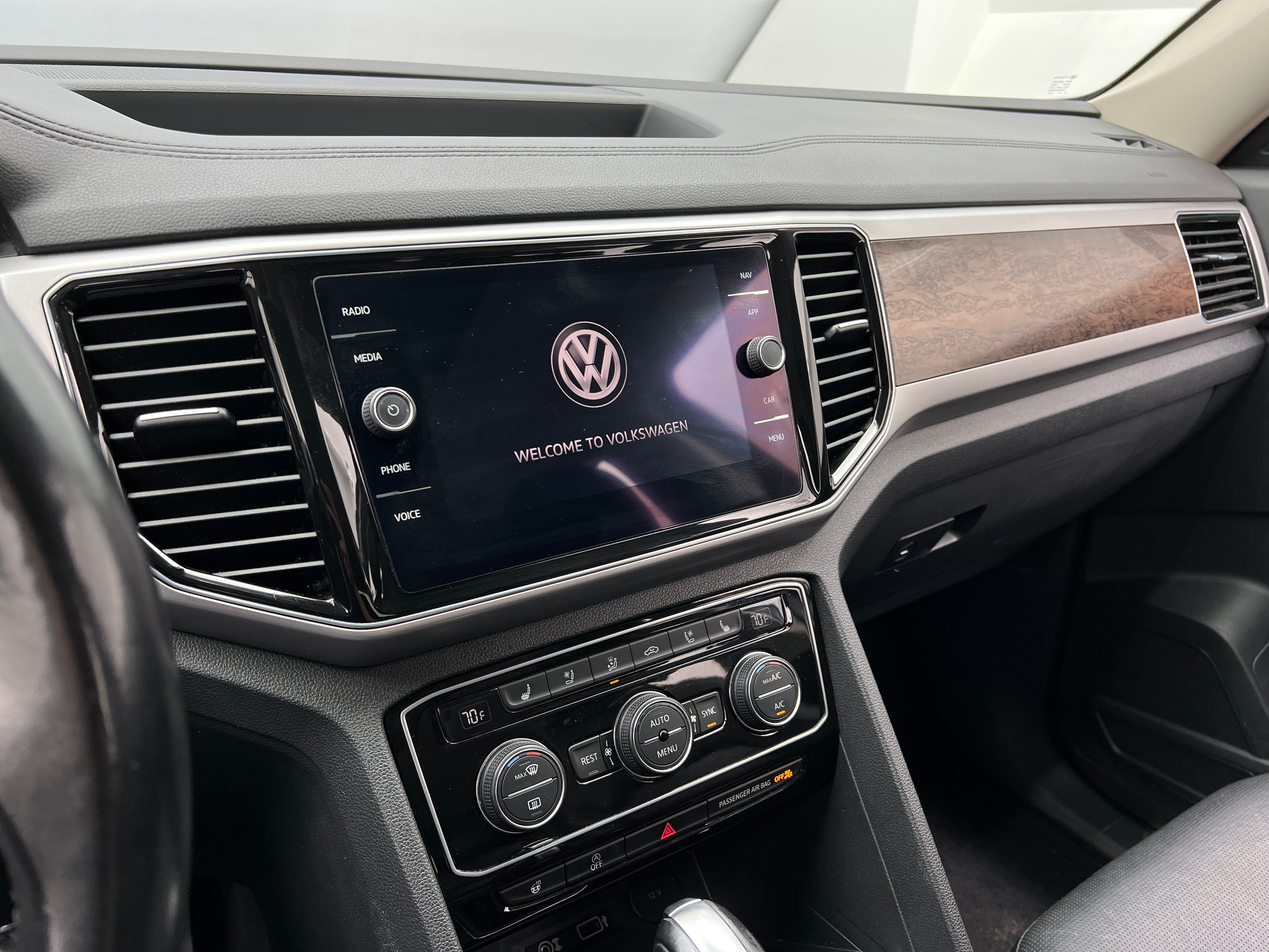 2018 Volkswagen Atlas SEL 3