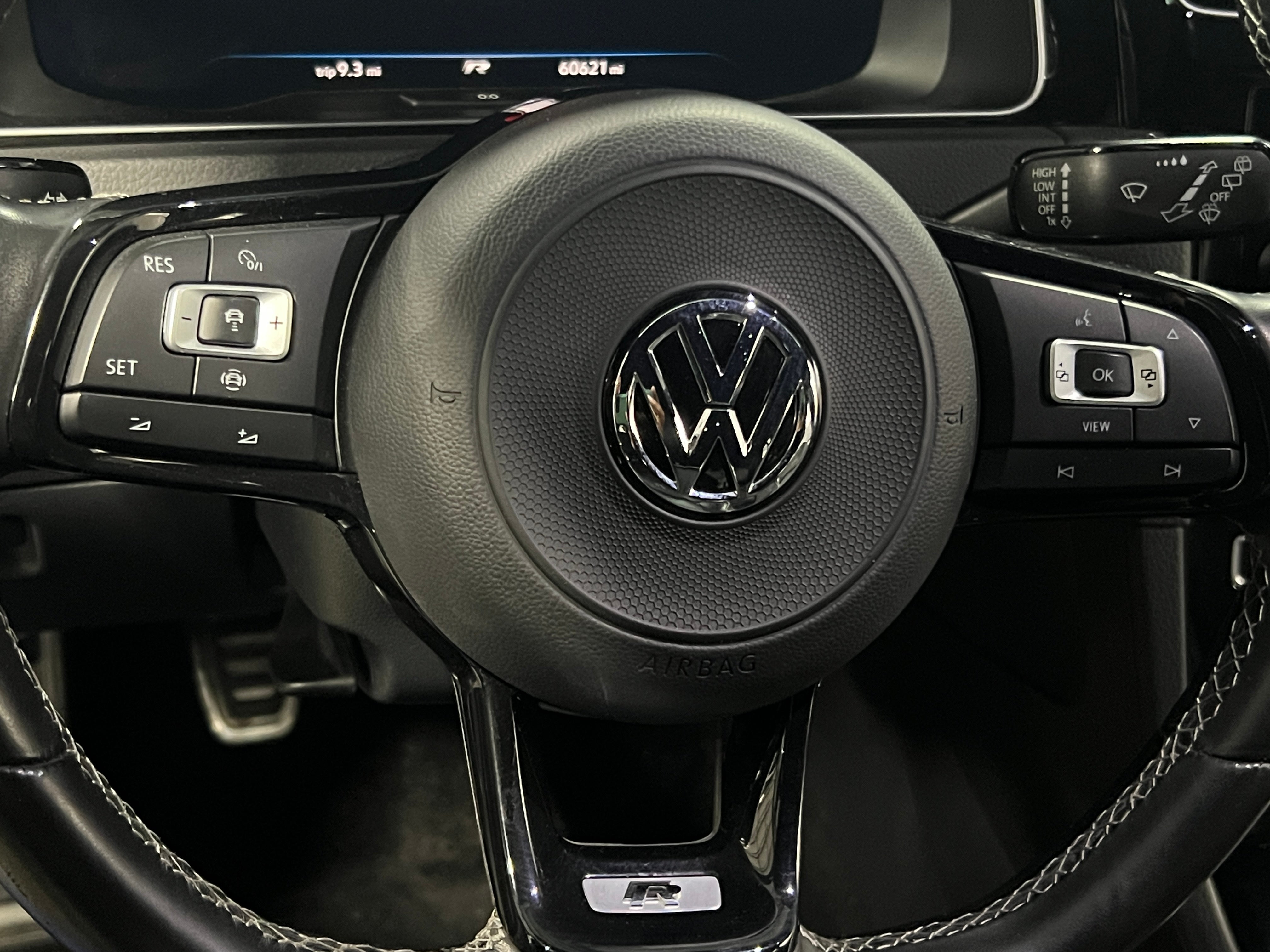 2019 Volkswagen Golf R 4