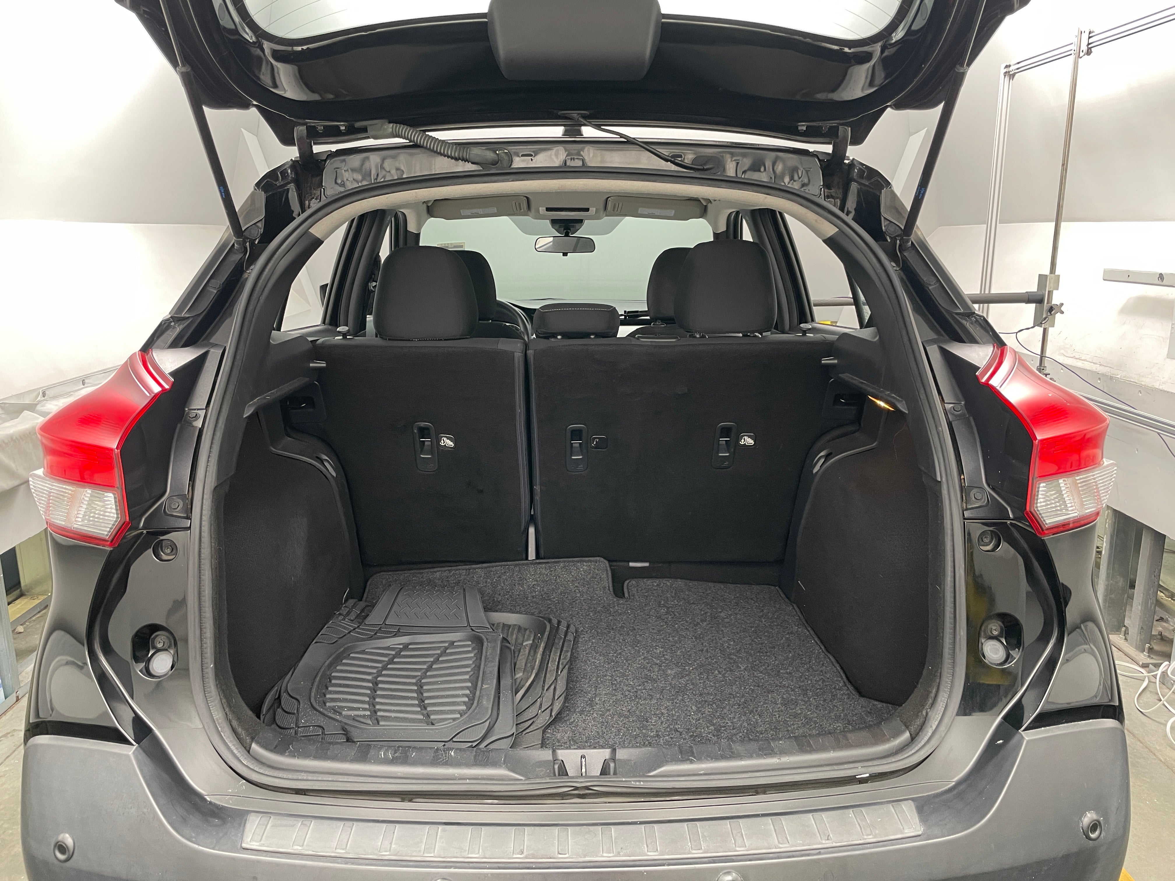 2020 Nissan Kicks S 7