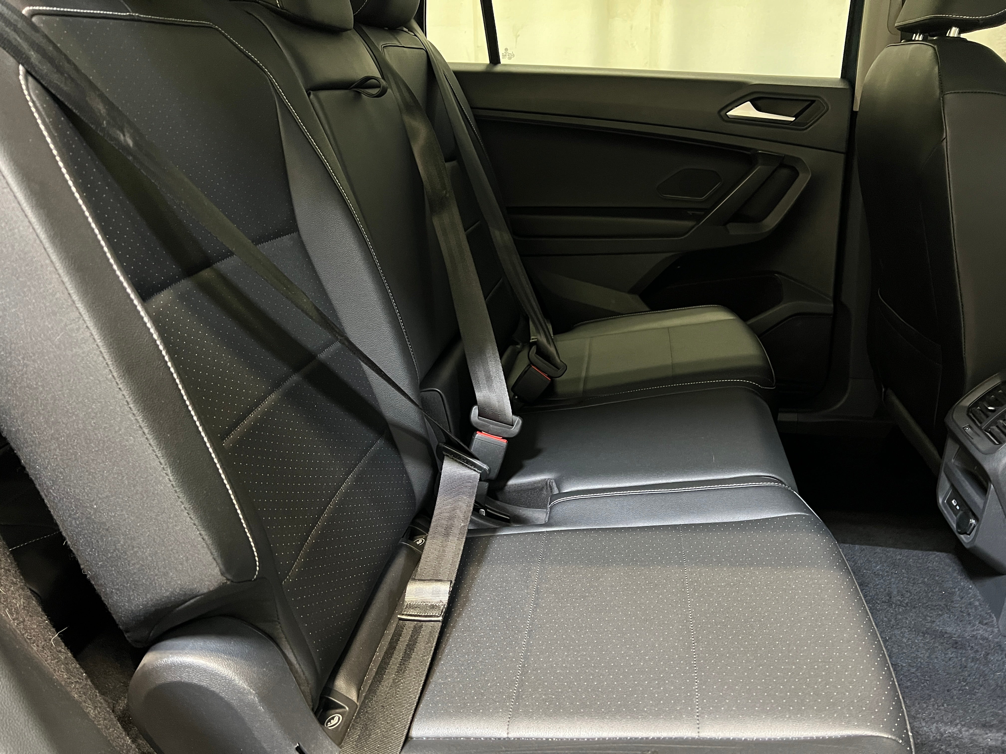 Thumbnail: 2021 Volkswagen Tiguan - 5