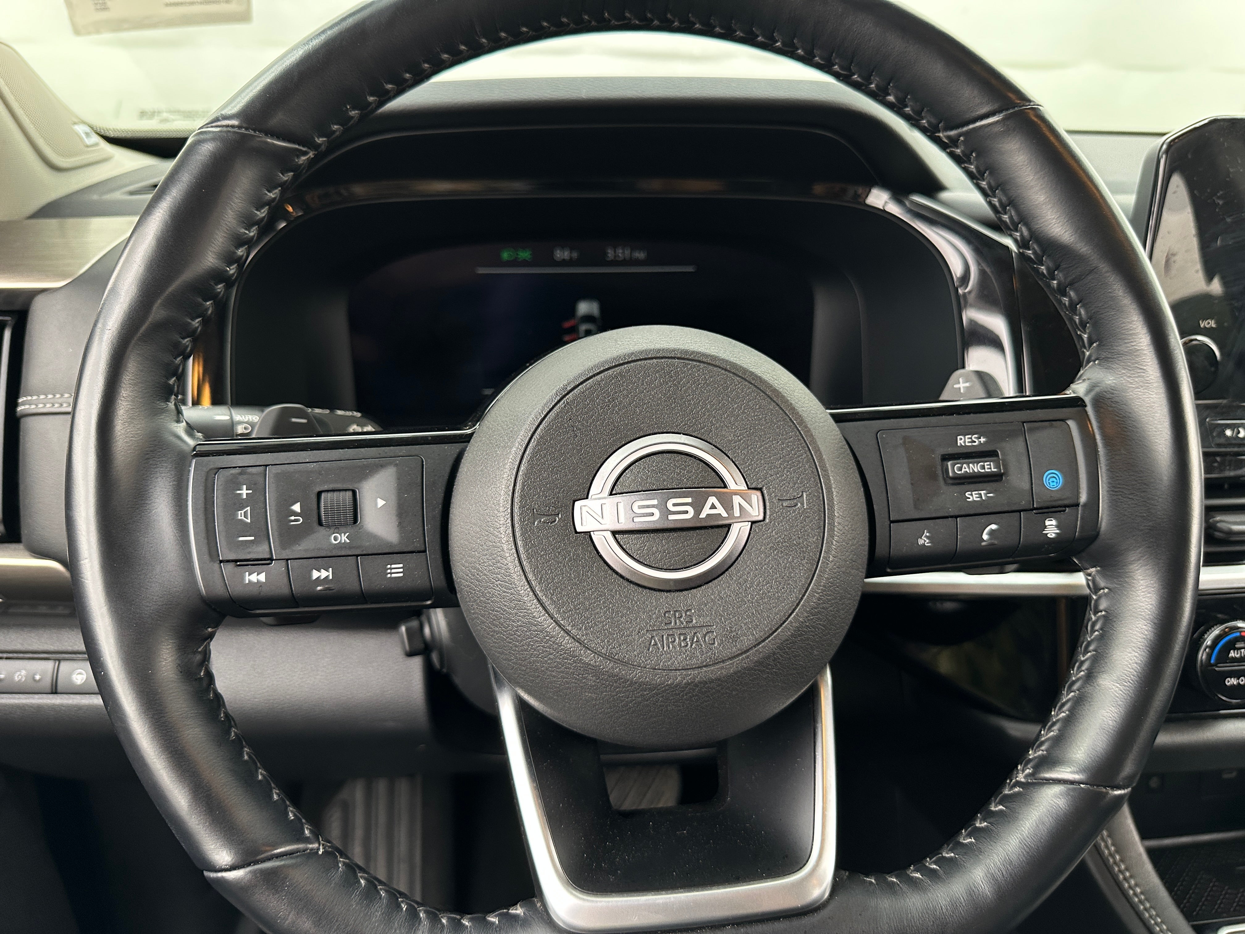2022 Nissan Pathfinder Platinum 4