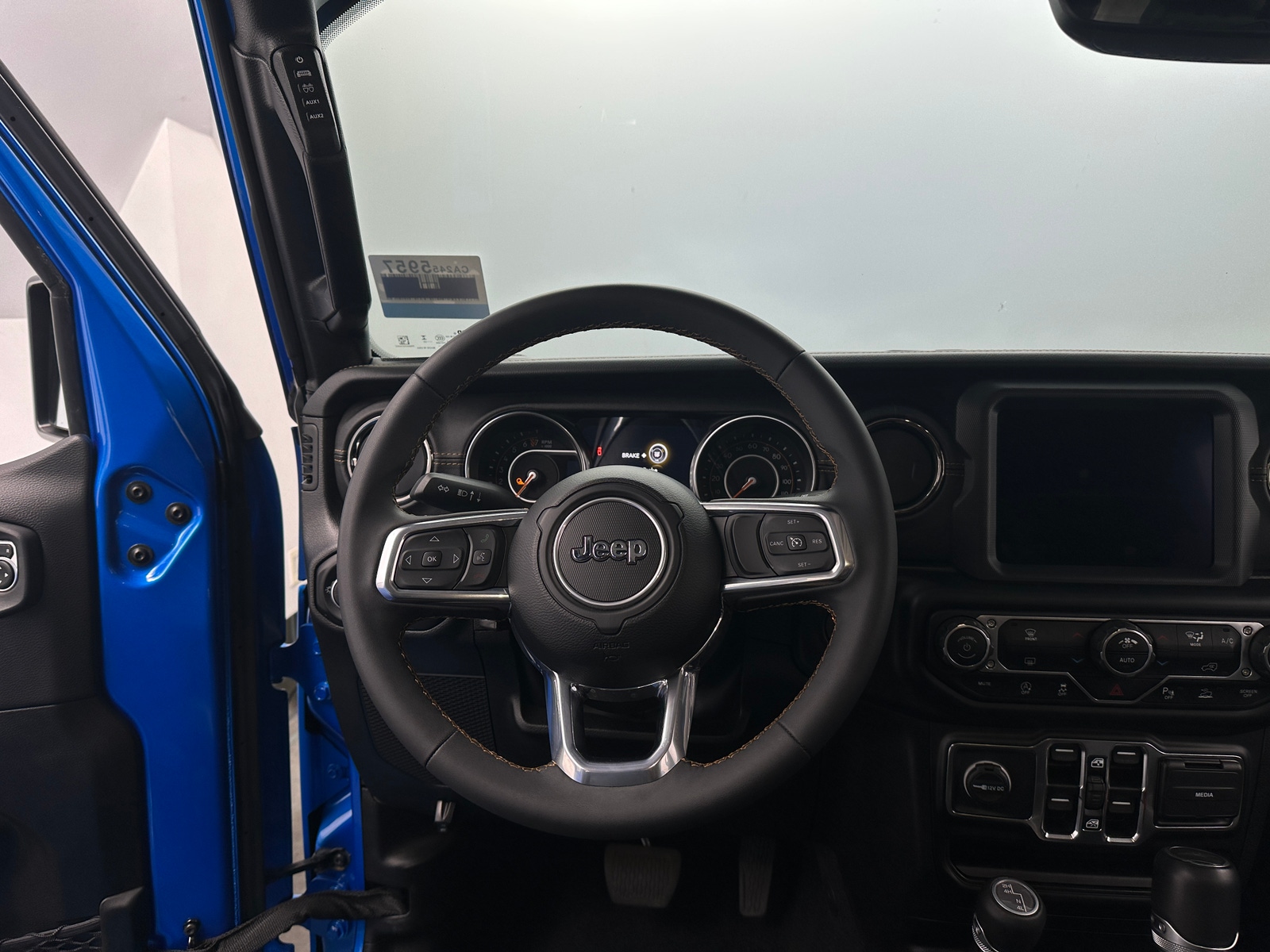 Thumbnail: 2023 Jeep Gladiator - 4
