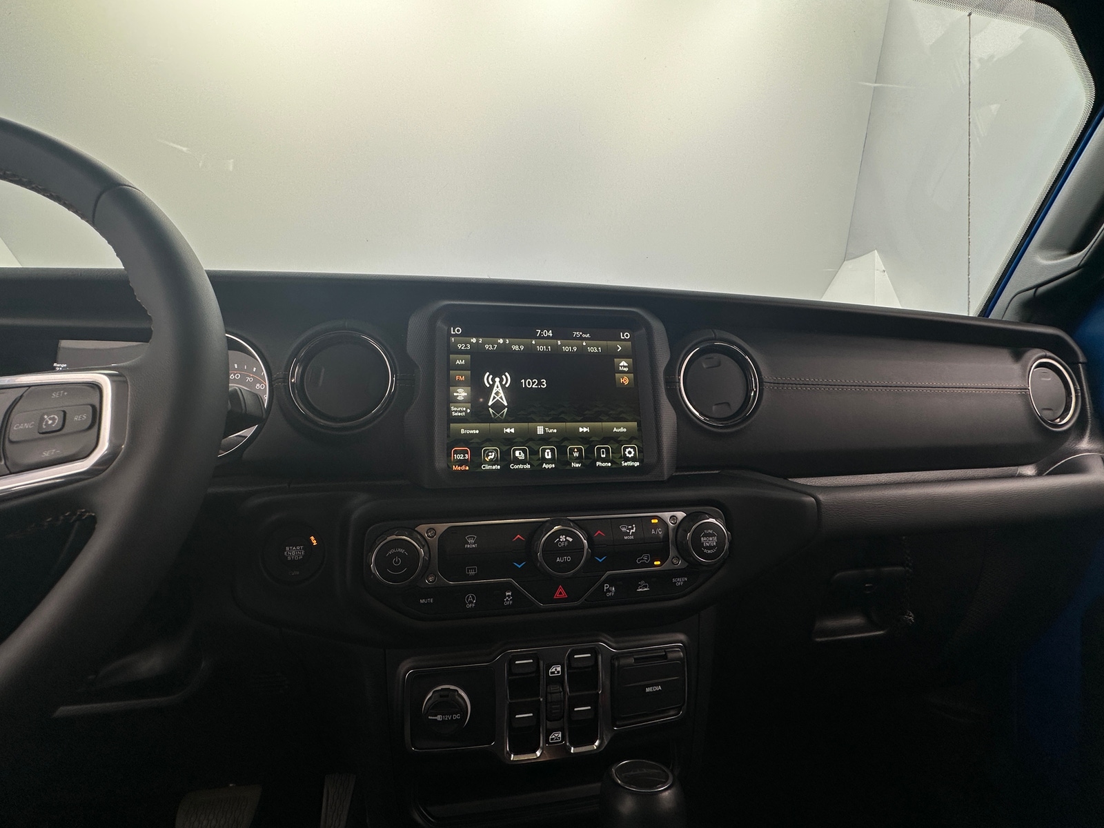 Thumbnail: 2023 Jeep Gladiator - 3