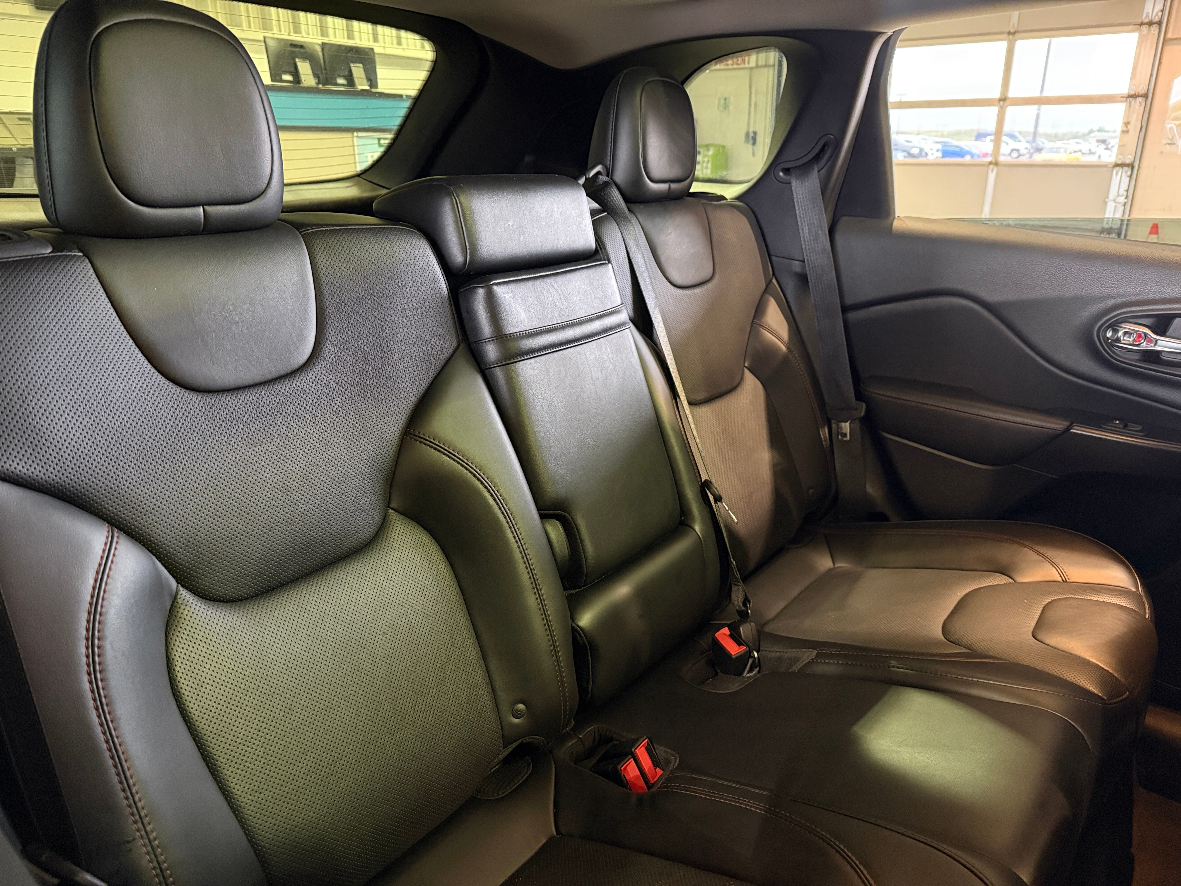 Thumbnail: 2019 Jeep Cherokee - 5