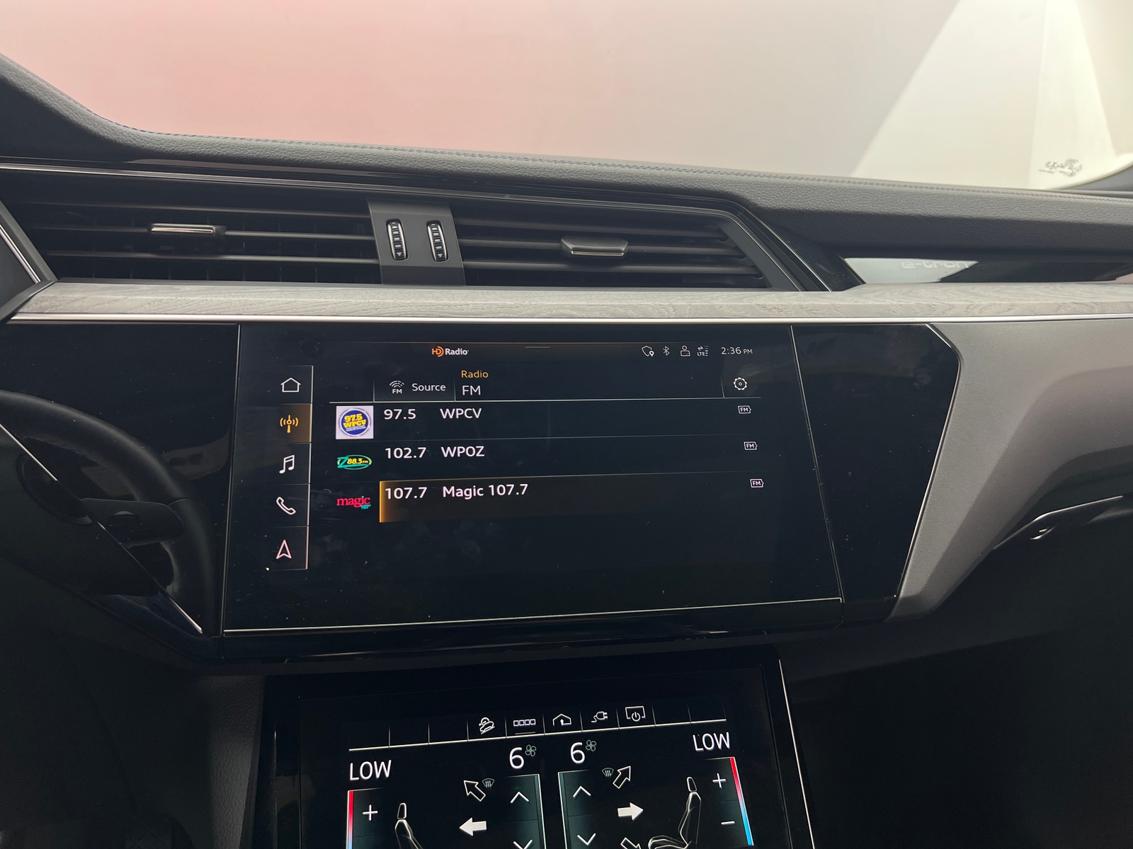 Thumbnail: 2022 Audi e-tron - 3