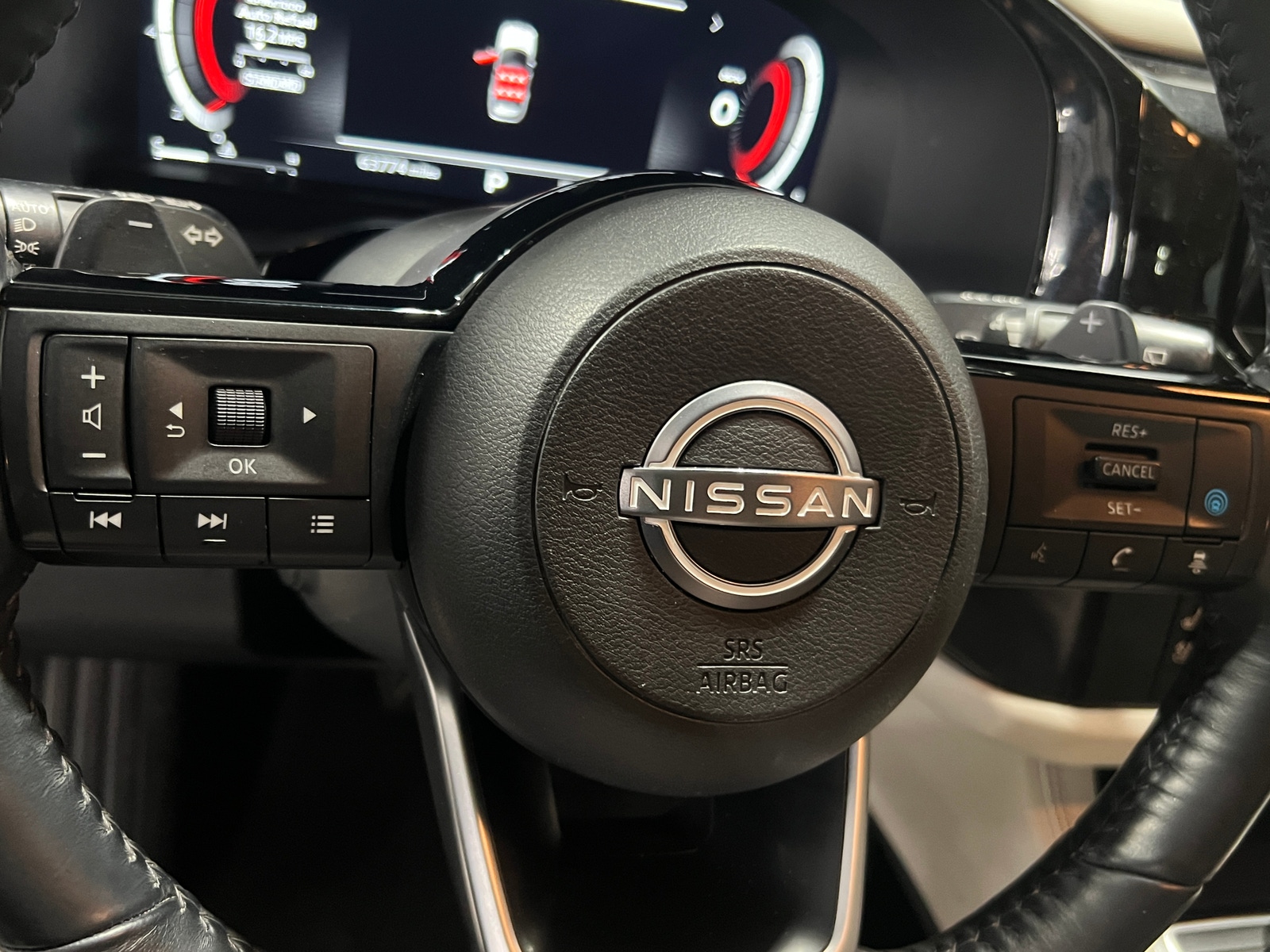 Thumbnail: 2022 Nissan Pathfinder - 4