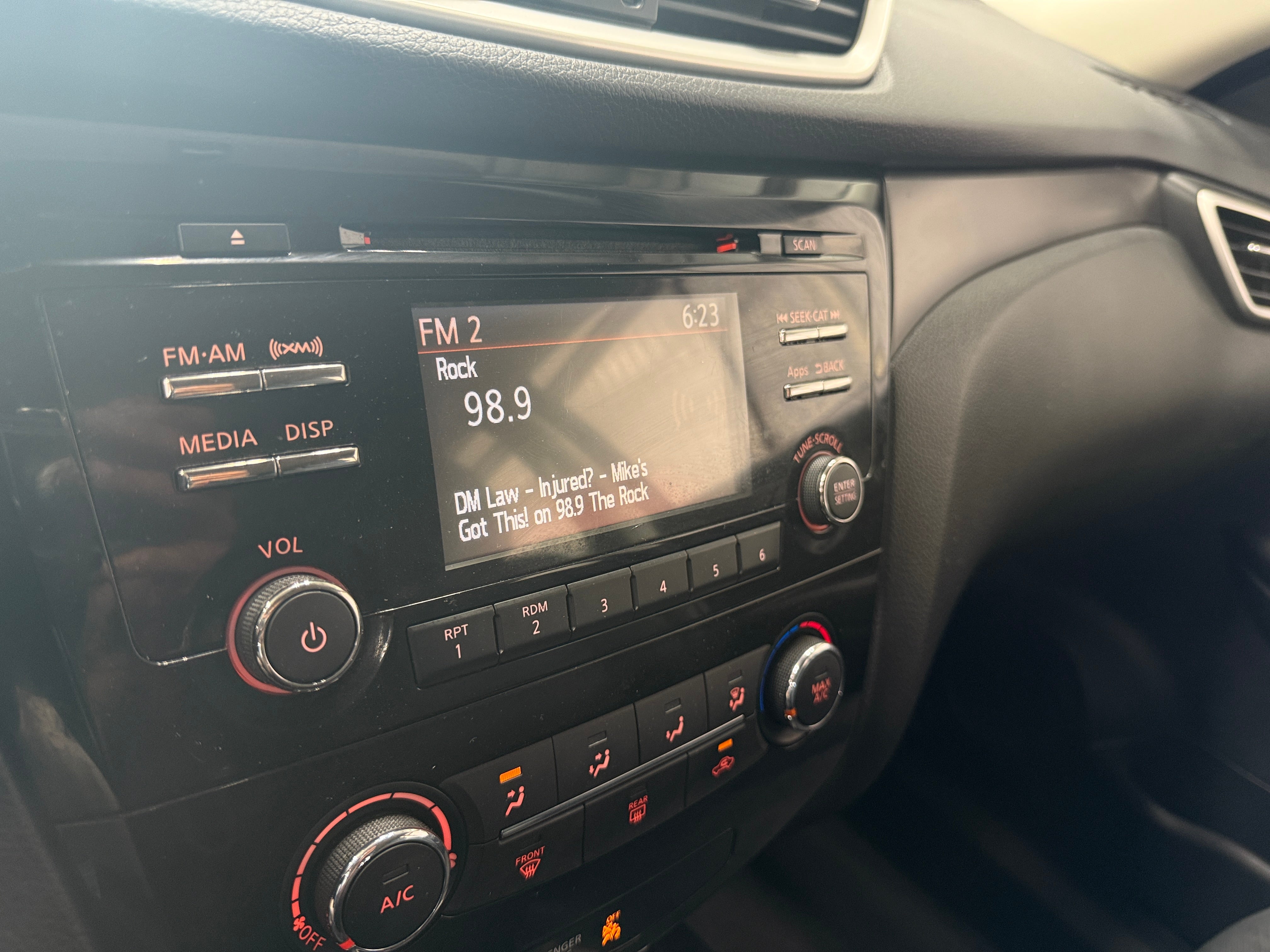 2016 Nissan Rogue S 4