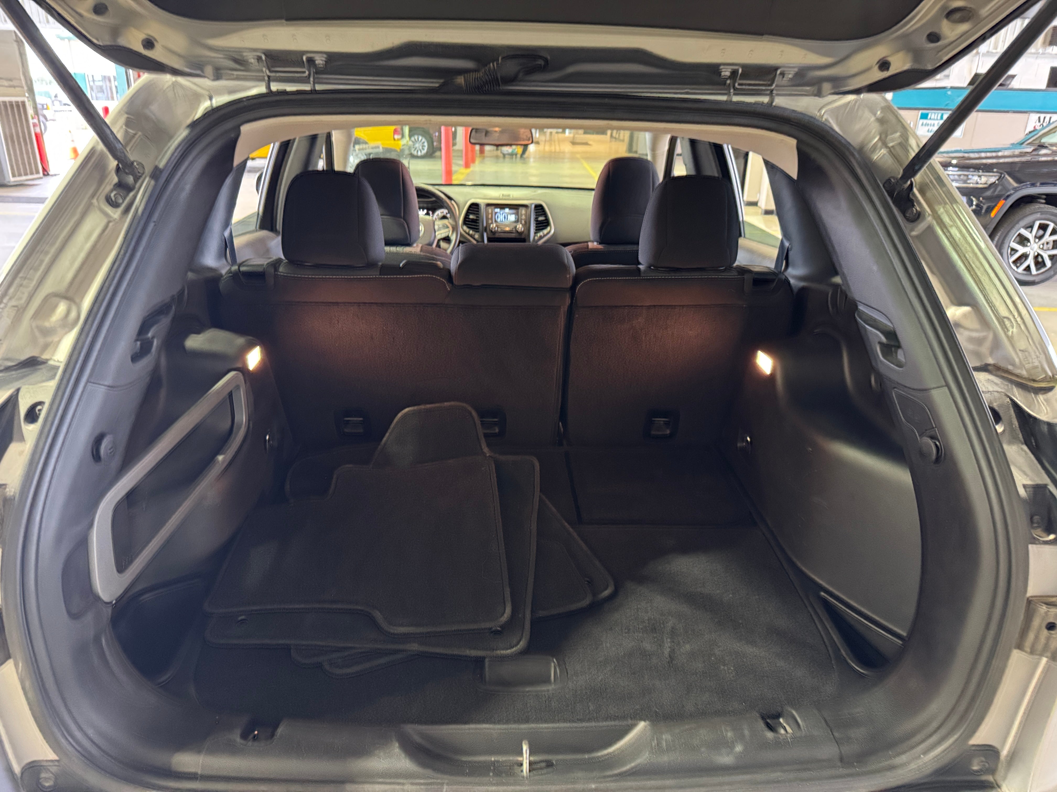 2016 Jeep Cherokee Sport 7