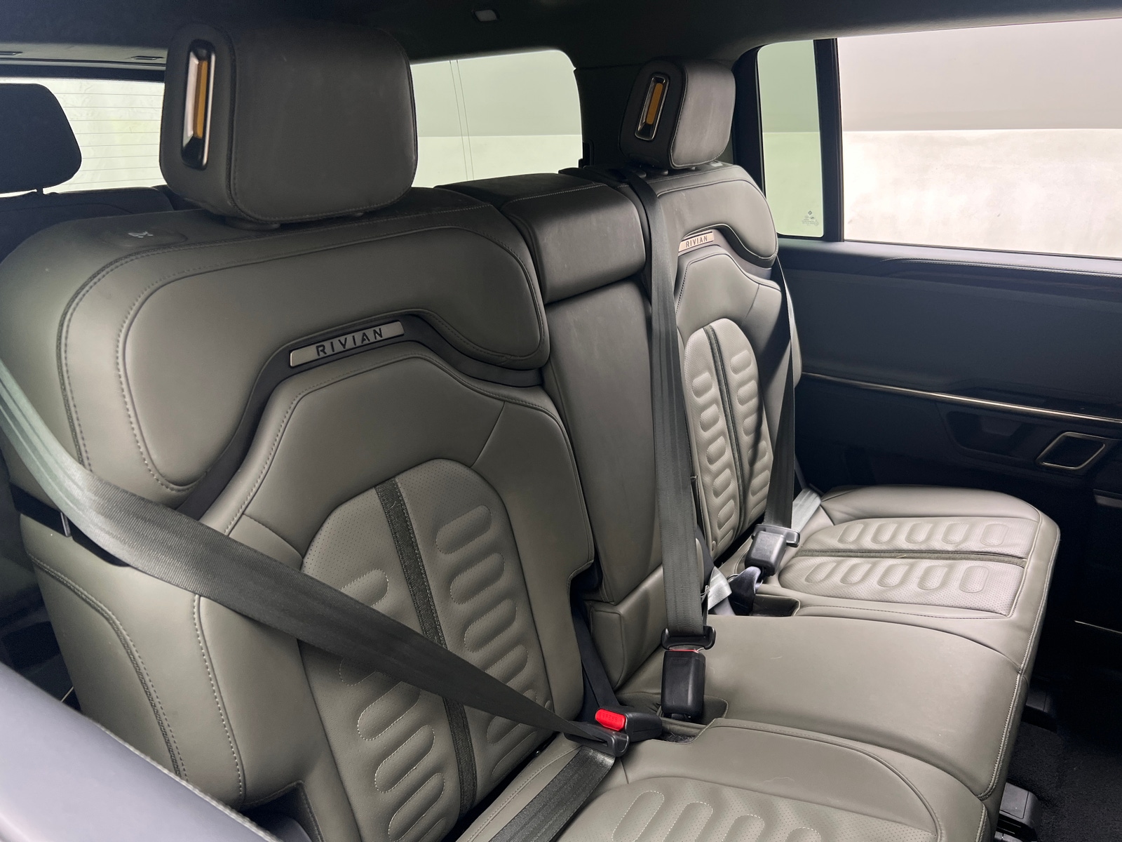 Thumbnail: 2023 Rivian R1S - 5