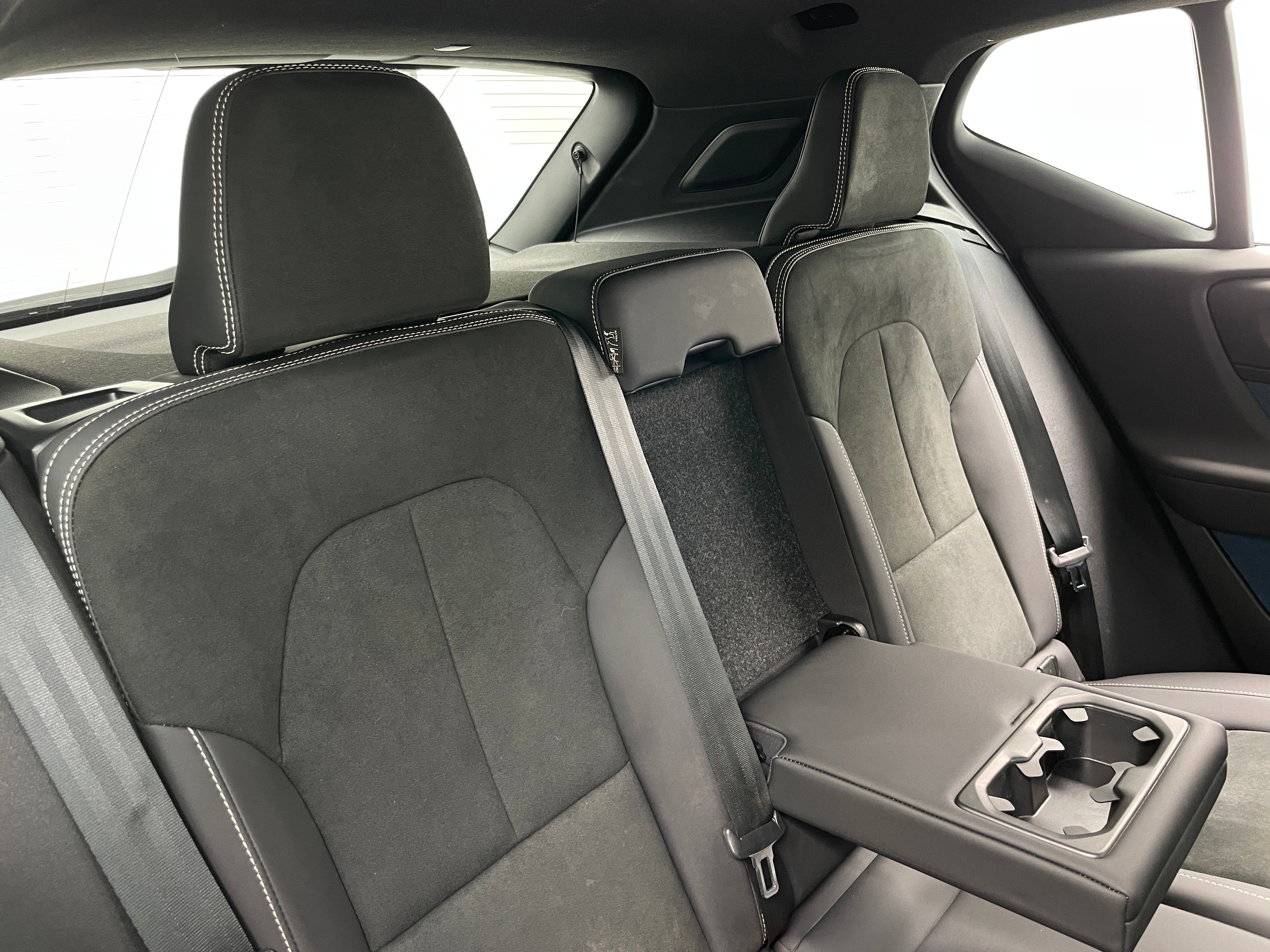 2023 Volvo XC40 Recharge Plus 6