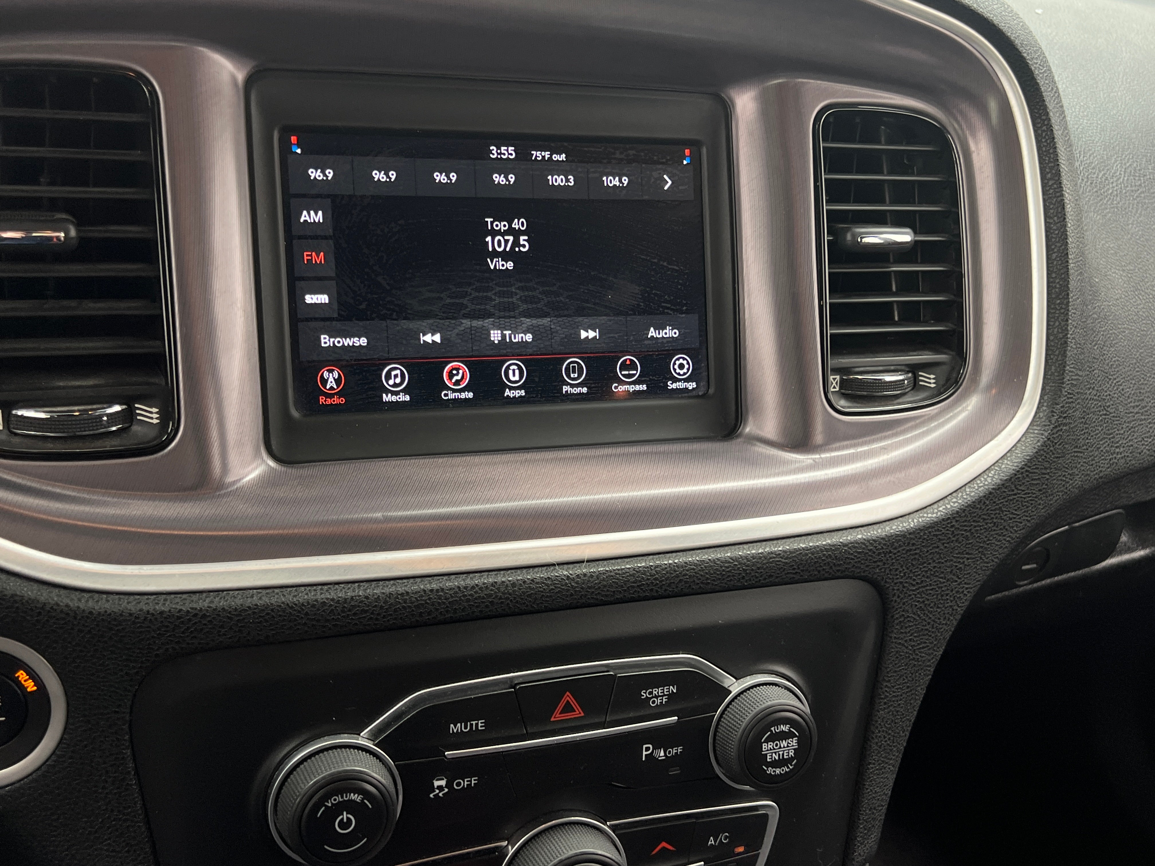 2019 Dodge Charger SXT 4