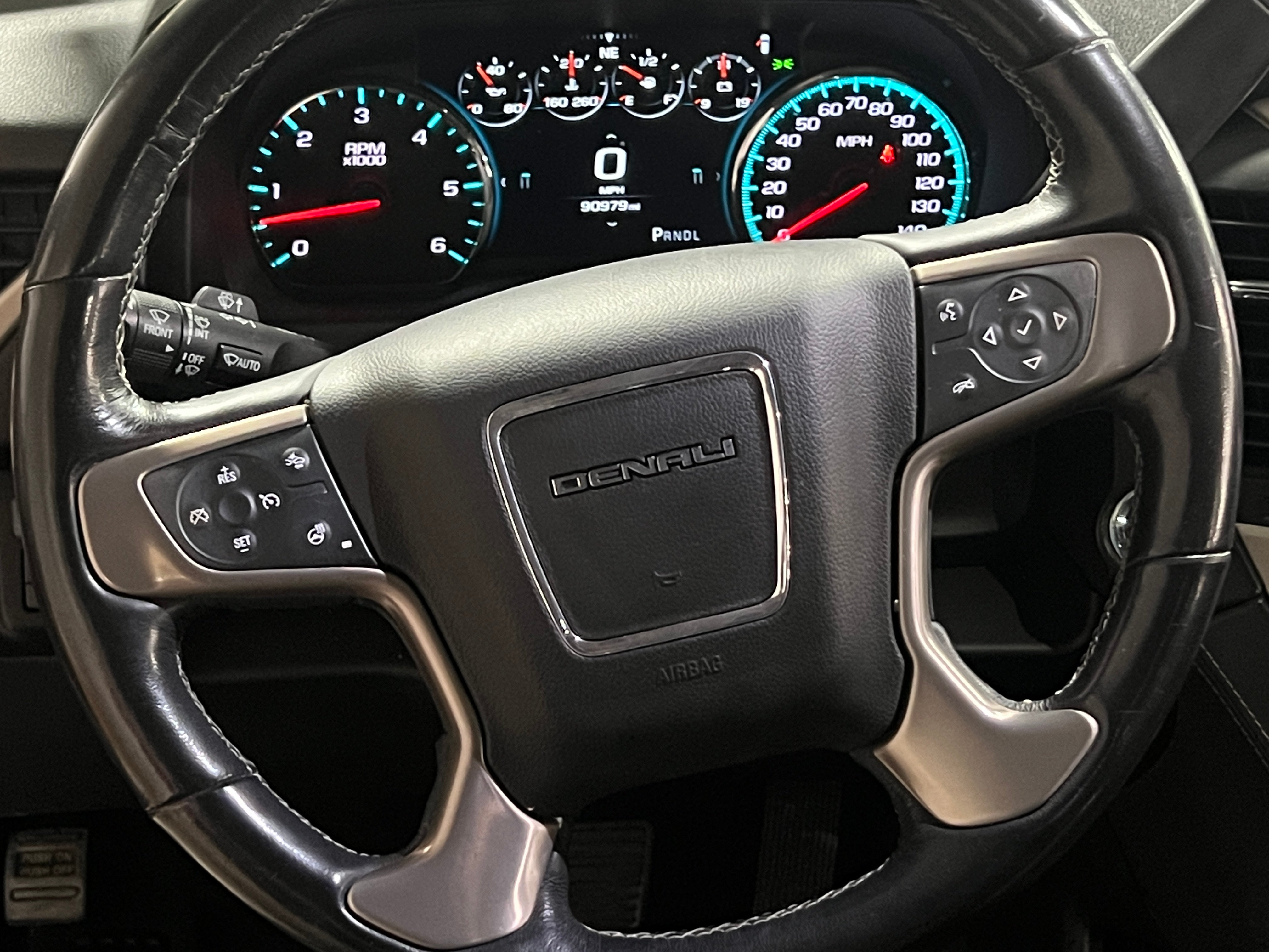 2019 GMC Yukon XL Denali 4