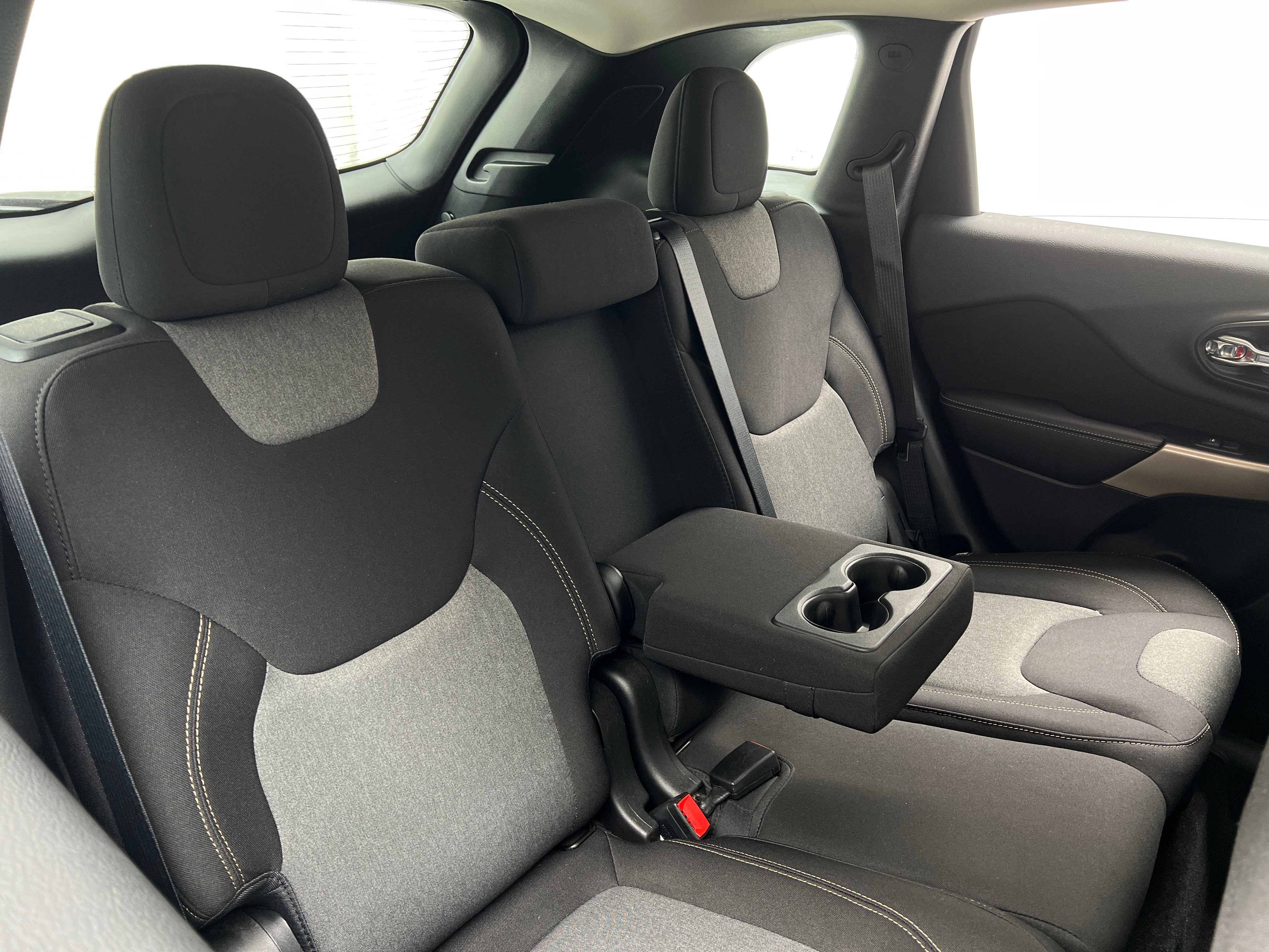 2017 Jeep Cherokee Sport 6