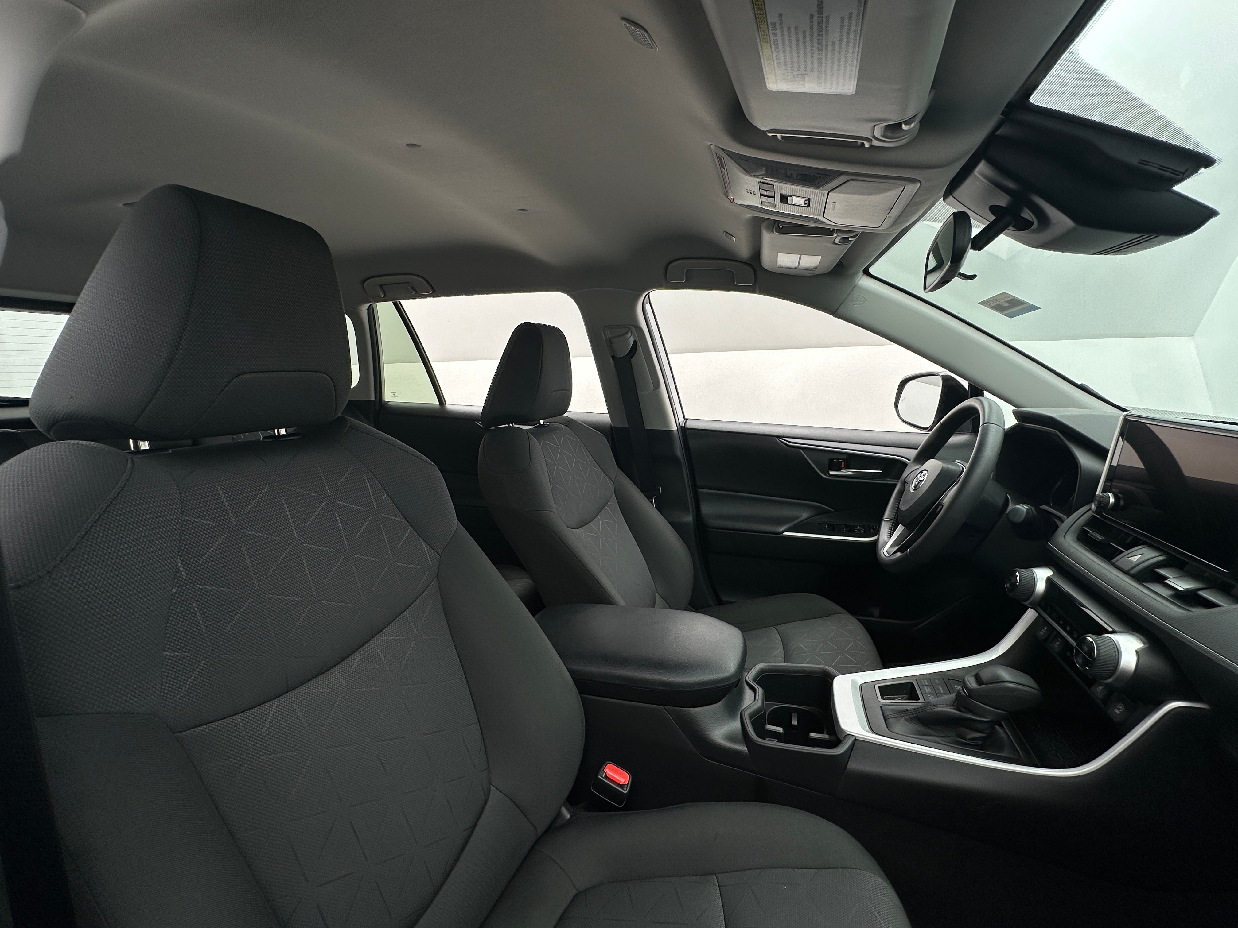 2024 Toyota RAV4 XLE 2