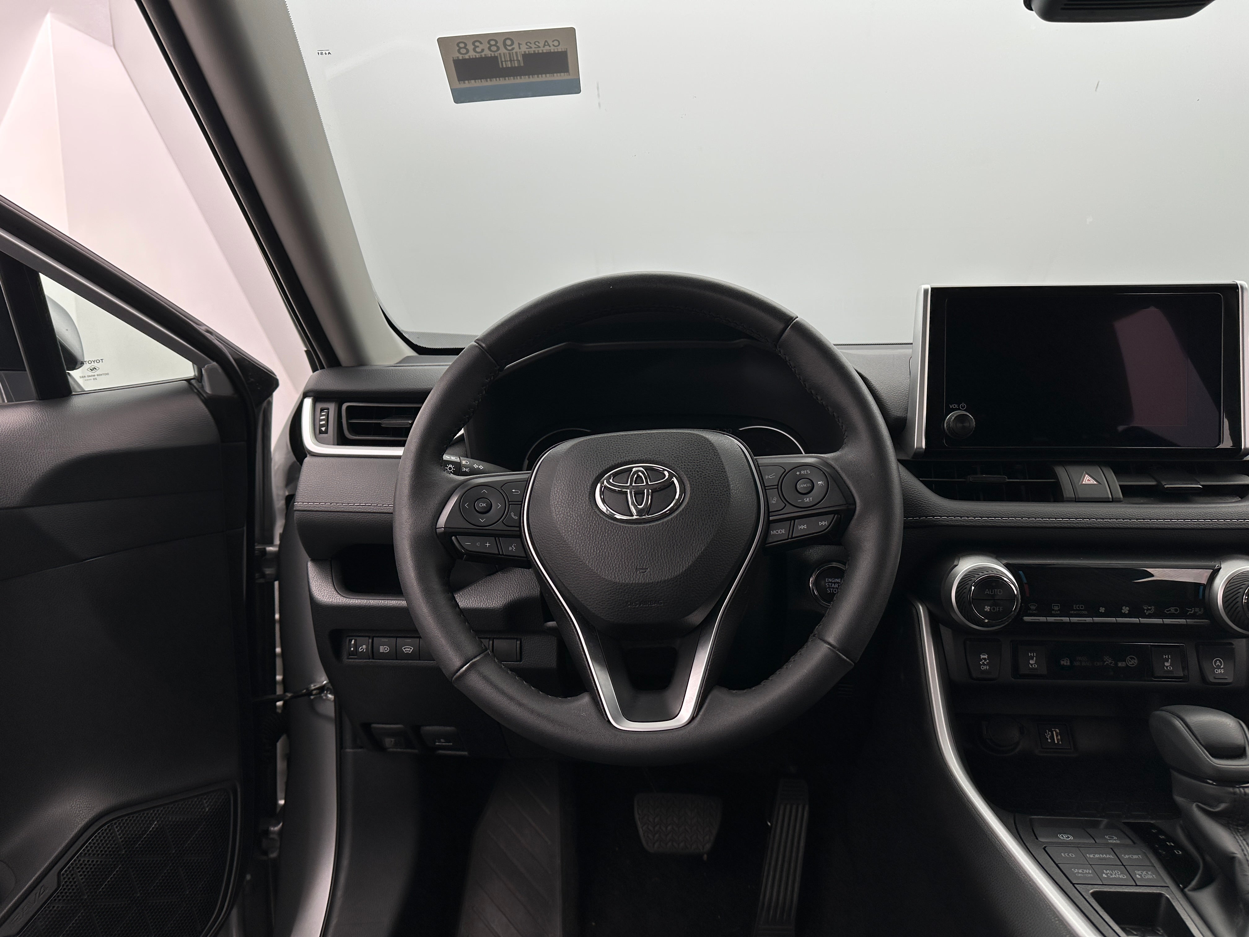 2024 Toyota RAV4 XLE 5