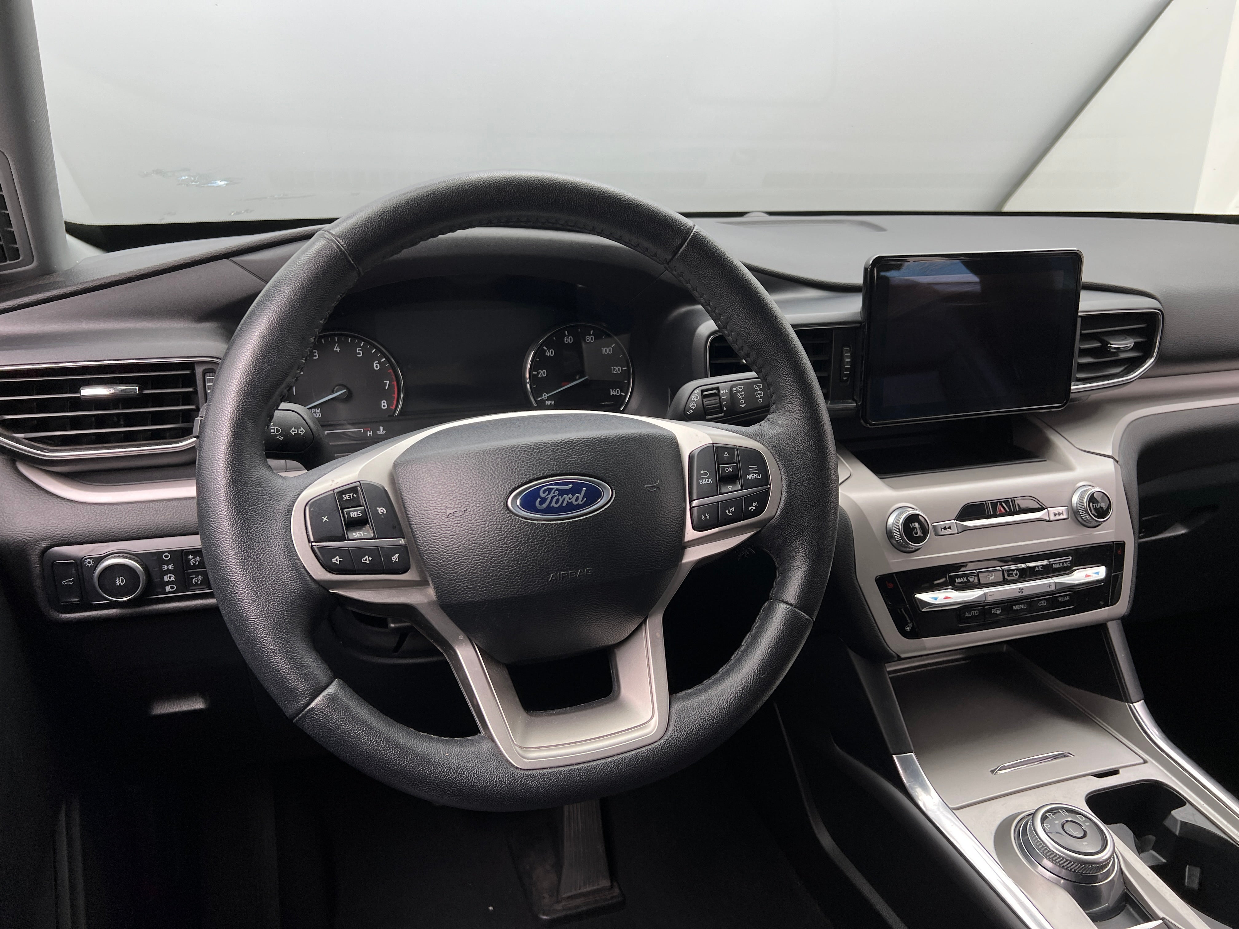 2024 Ford Explorer XLT 4