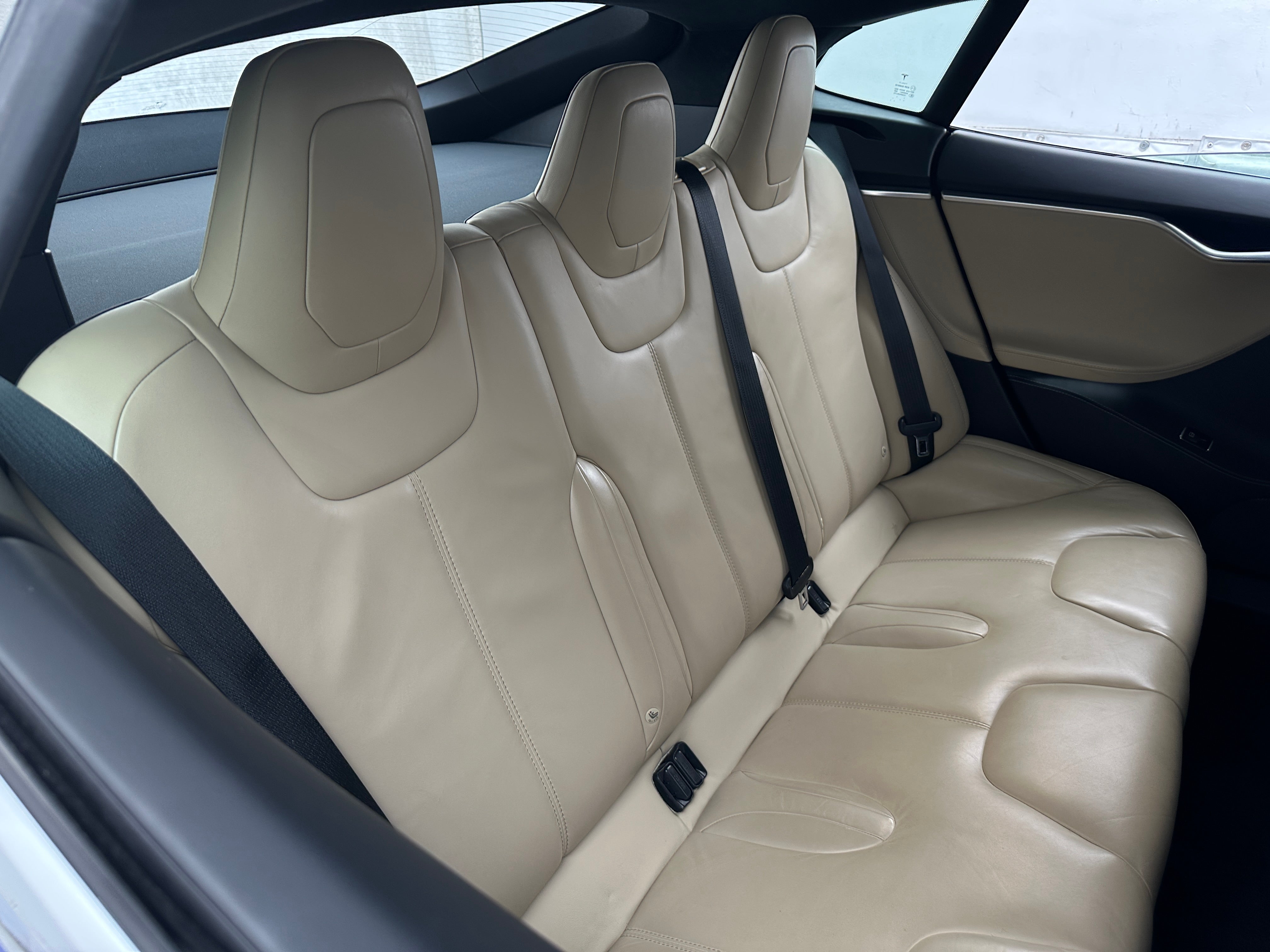 2016 Tesla Model S 90D 5