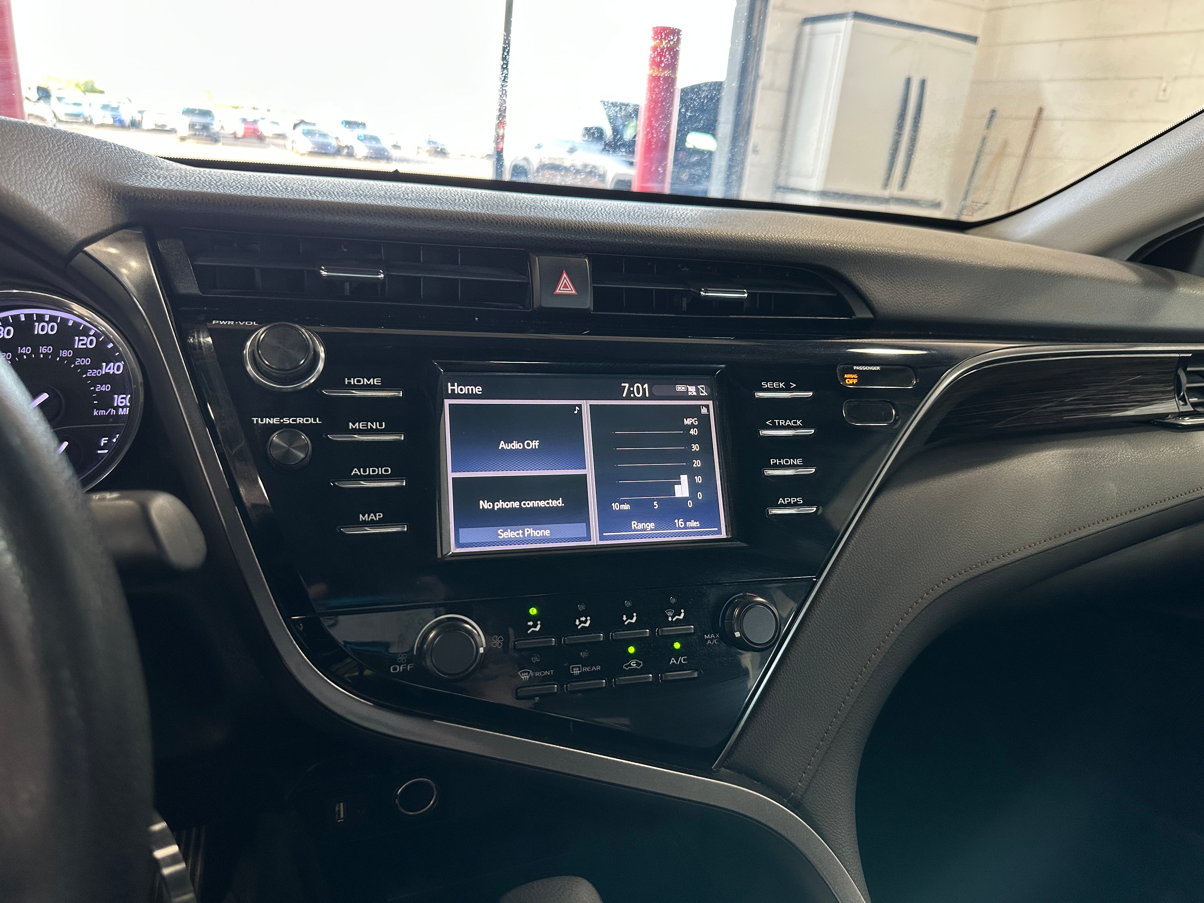 2019 Toyota Camry LE 4