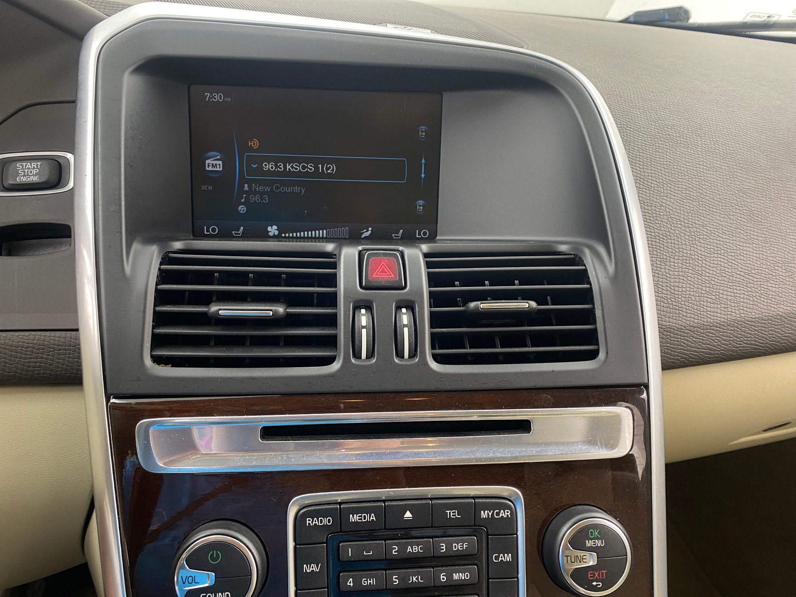 Thumbnail: 2013 Volvo XC60 - 4