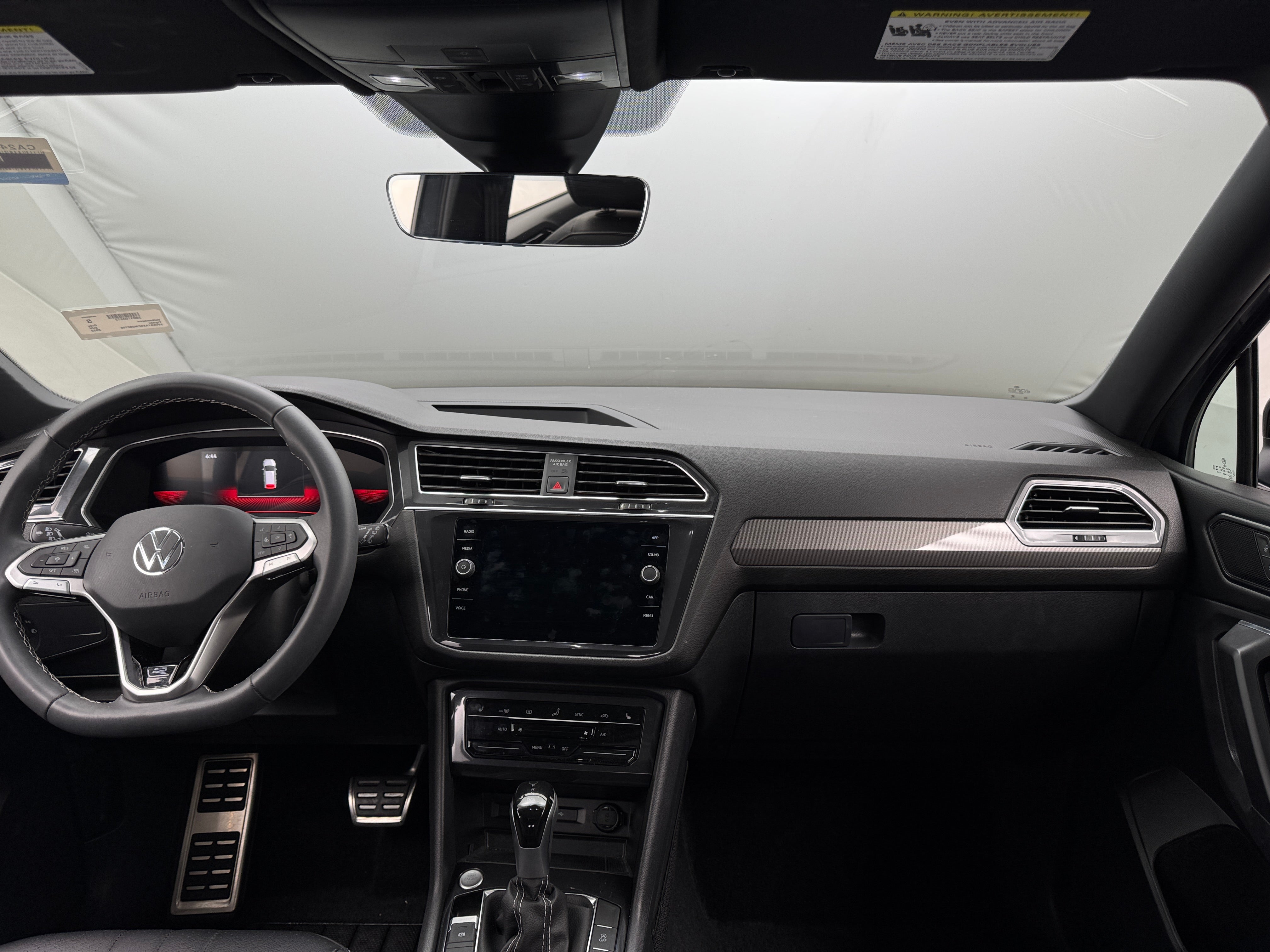 2023 Volkswagen Tiguan SE R-Line Black 2