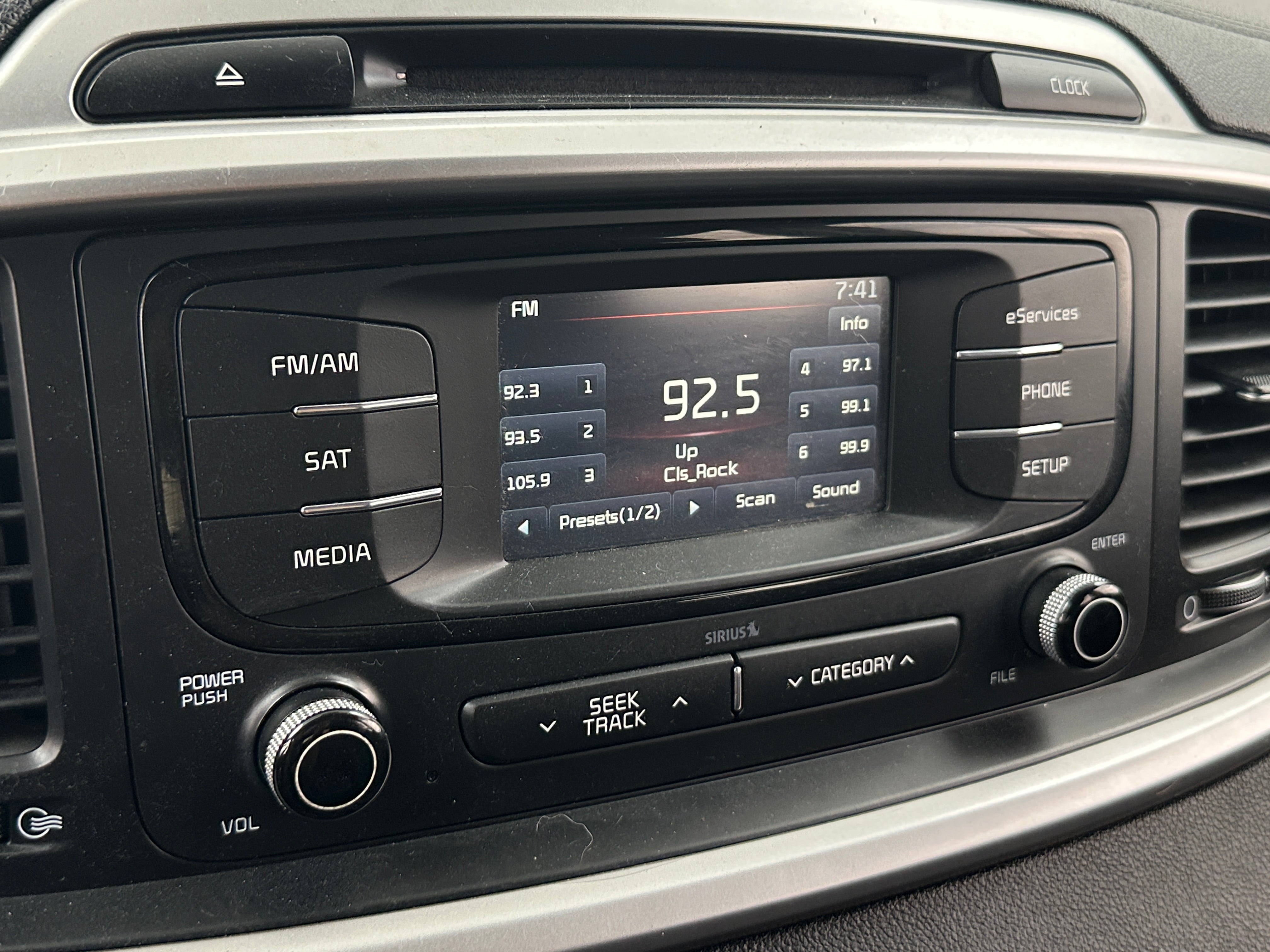 2016 Kia Sorento LX 4