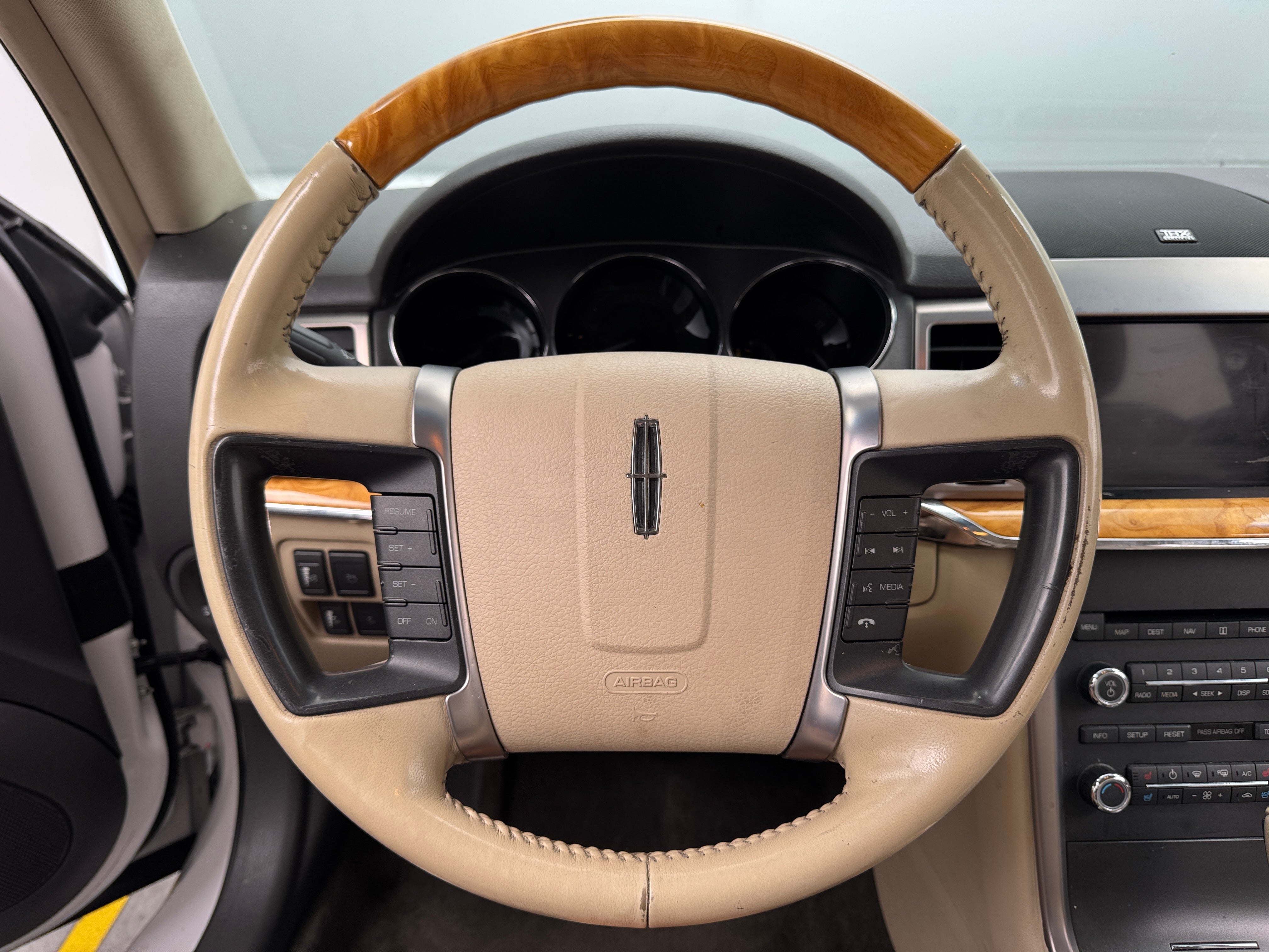2011 Lincoln MKZ Base 4