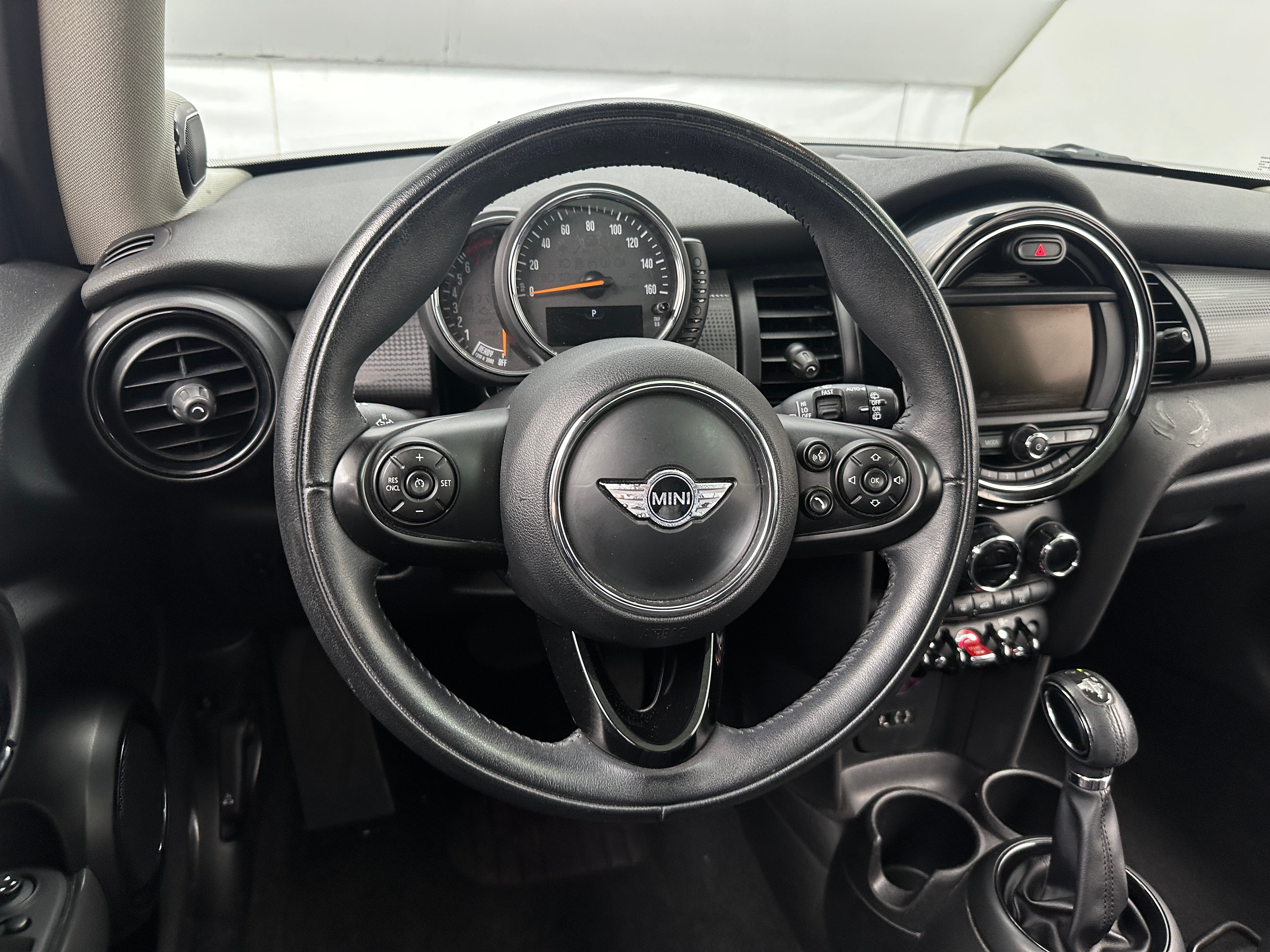 2017 MINI Cooper Hardtop 2 Door 4