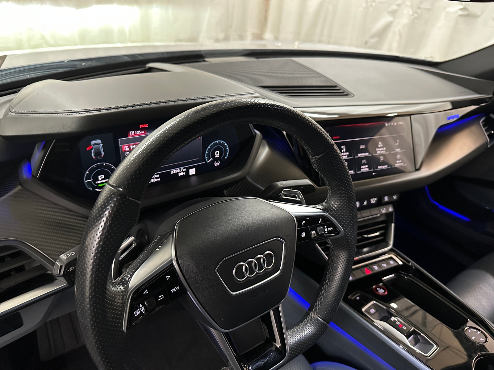 Thumbnail: 2022 Audi e-tron GT - 2