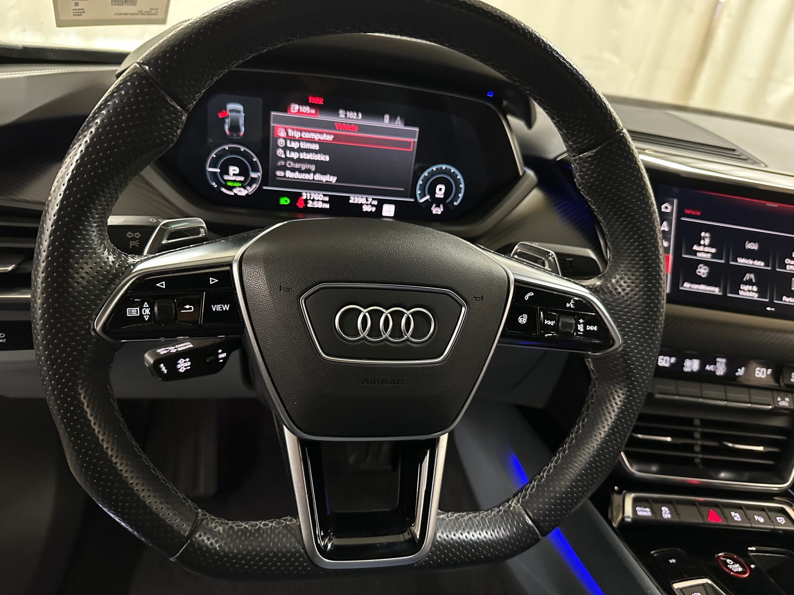 Thumbnail: 2022 Audi e-tron GT - 4