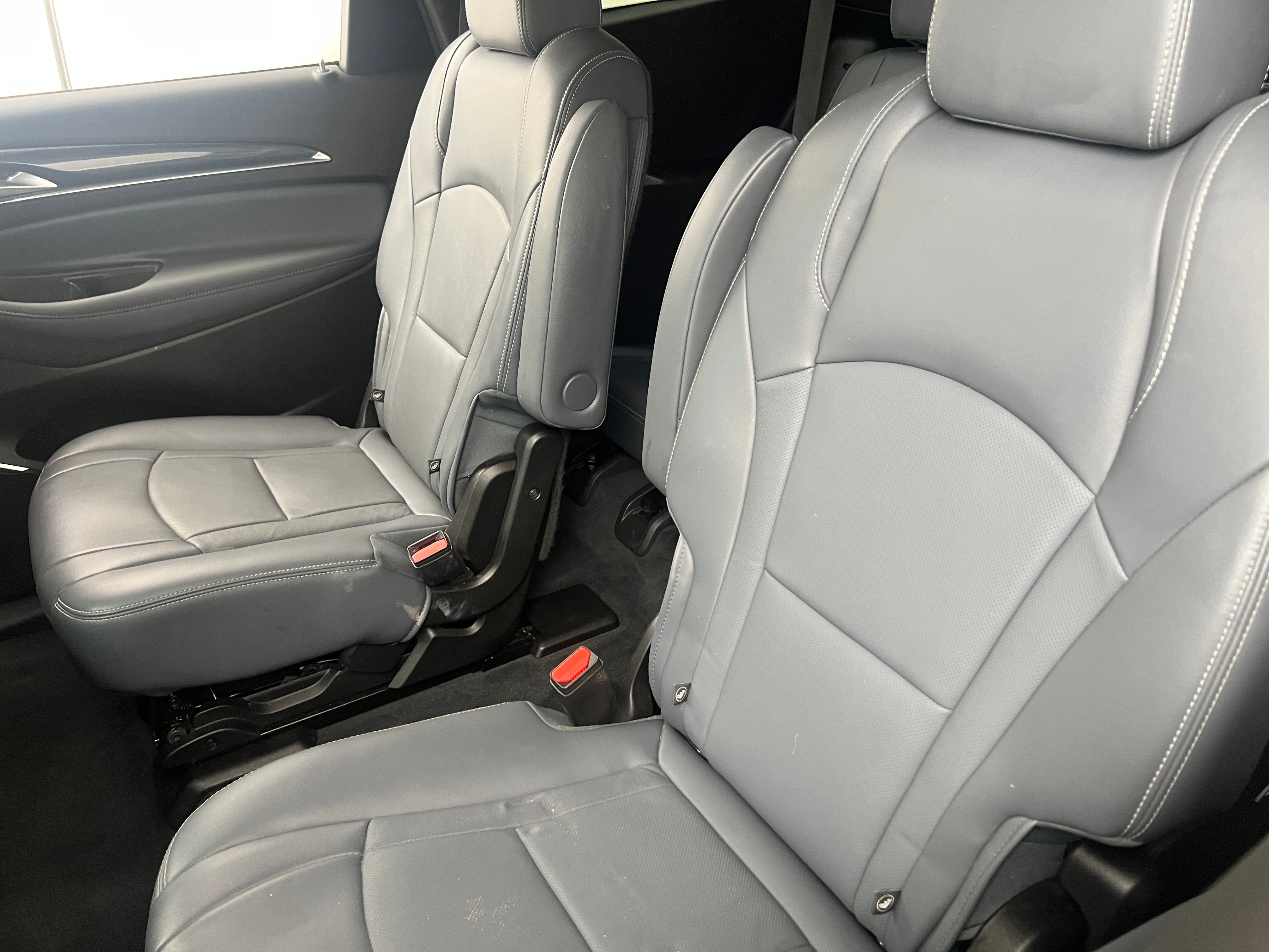 2022 Buick Enclave Essence 5