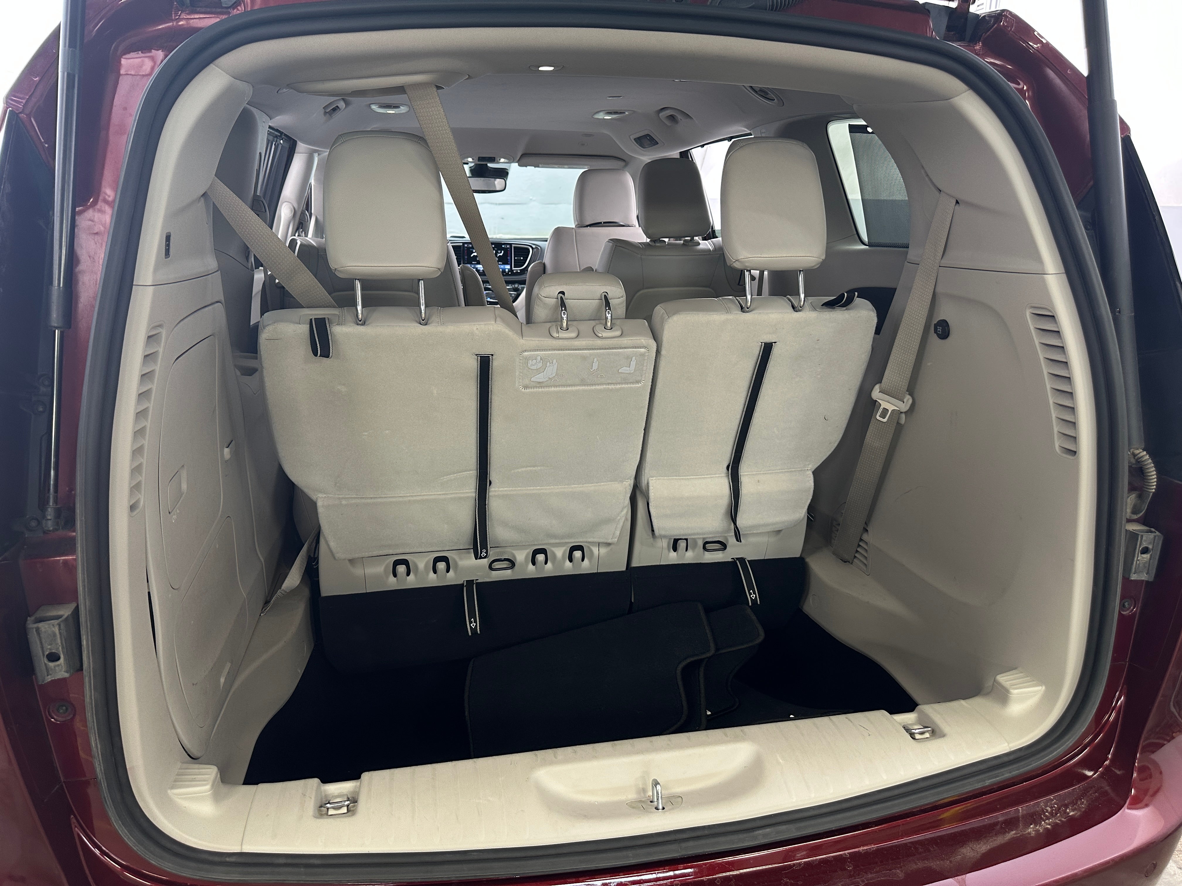 2021 Chrysler Pacifica Hybrid Touring L 6