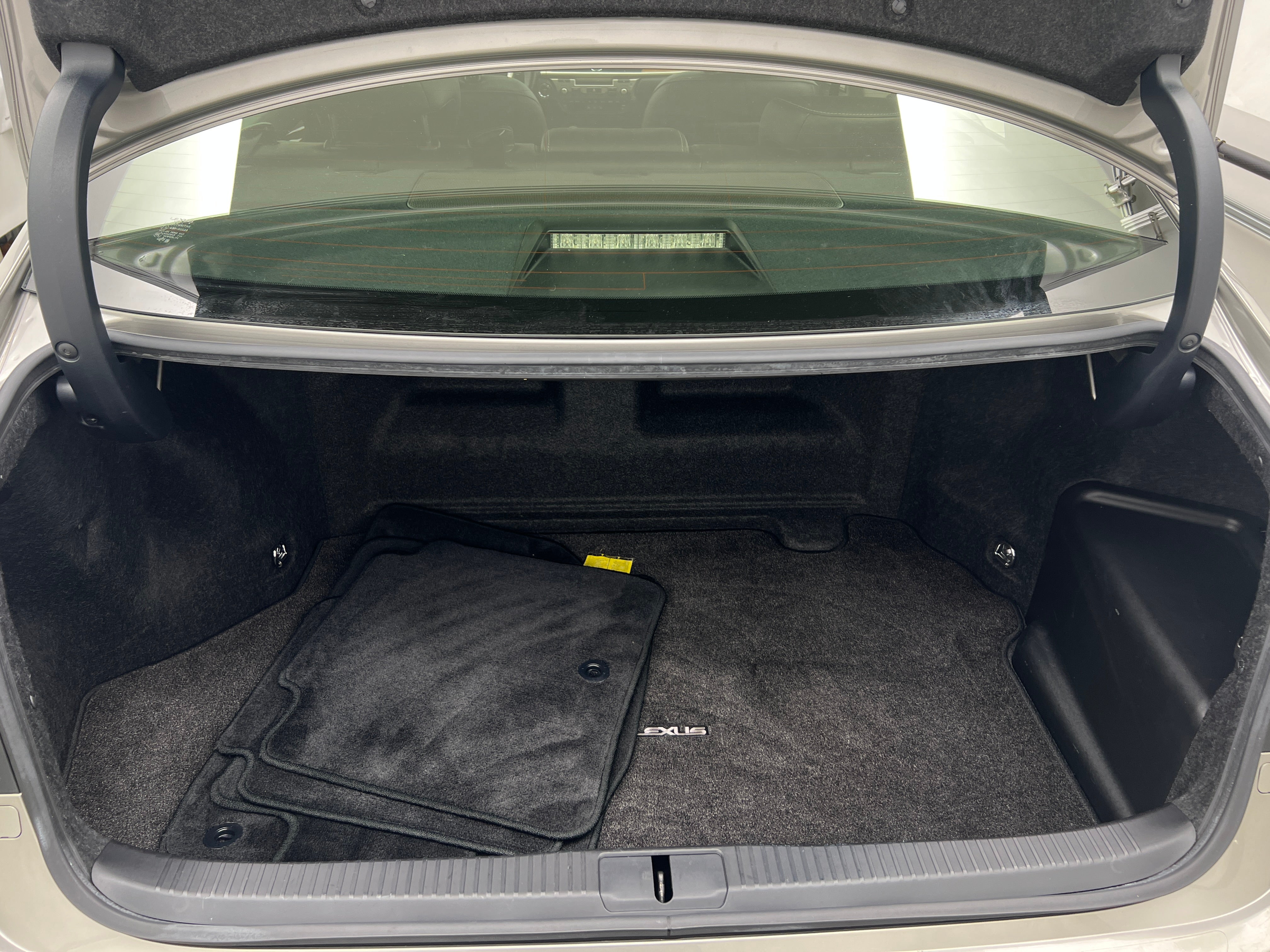 2015 Lexus ES Hybrid 300h 6