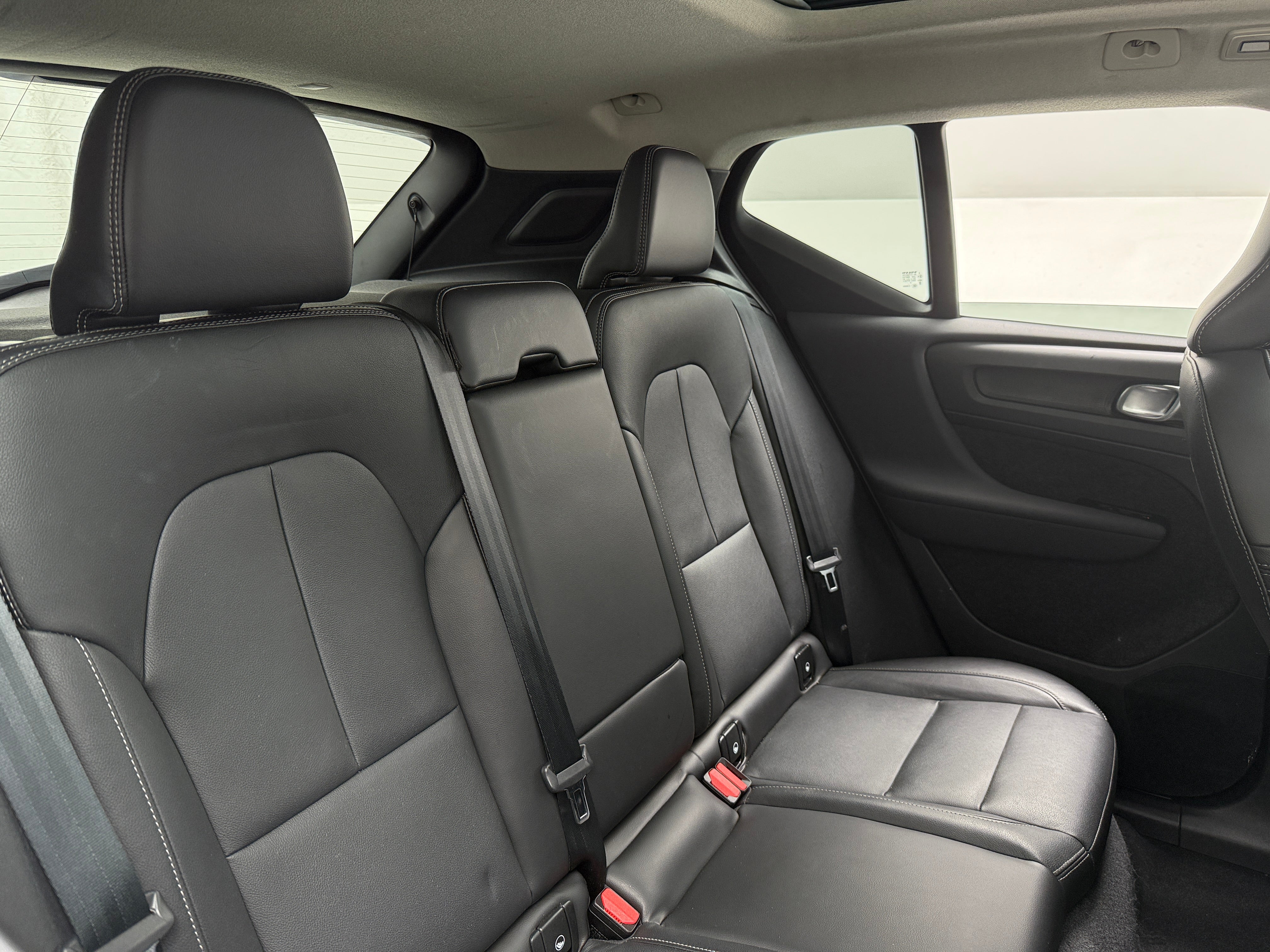2024 Volvo XC40 B5 Core 6