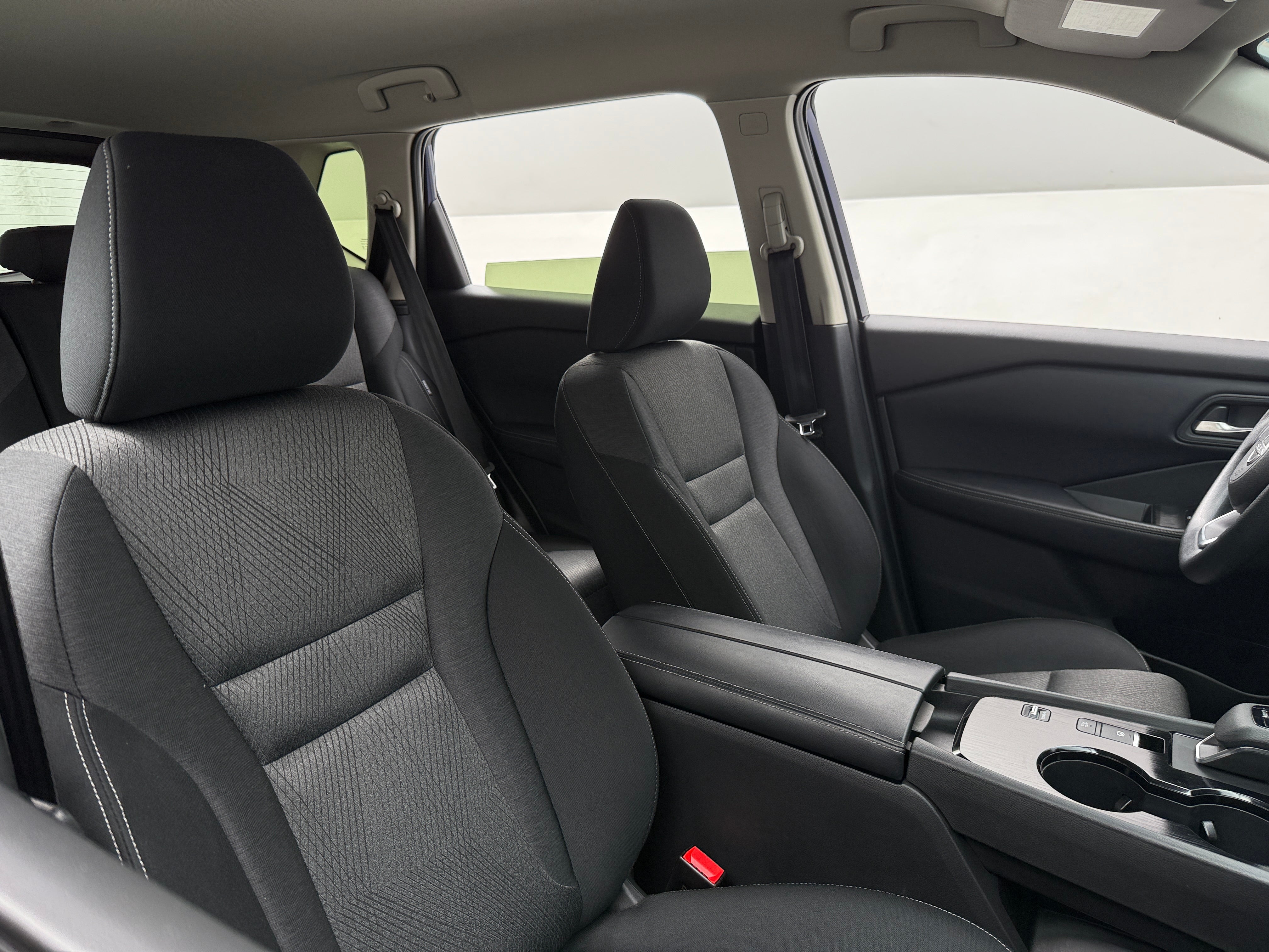 2024 Nissan Rogue SV 2