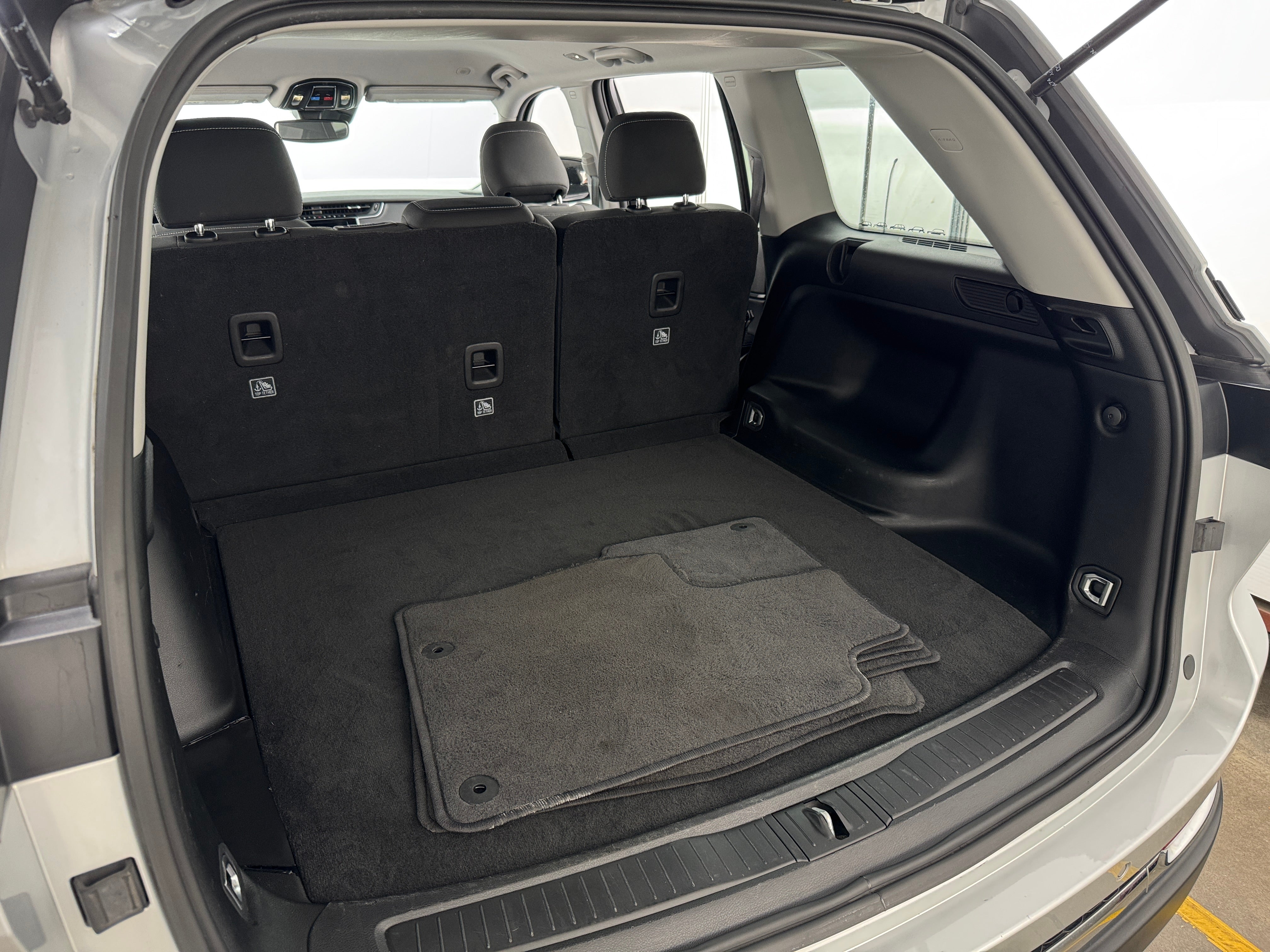 2023 Jeep Grand Cherokee Laredo 7