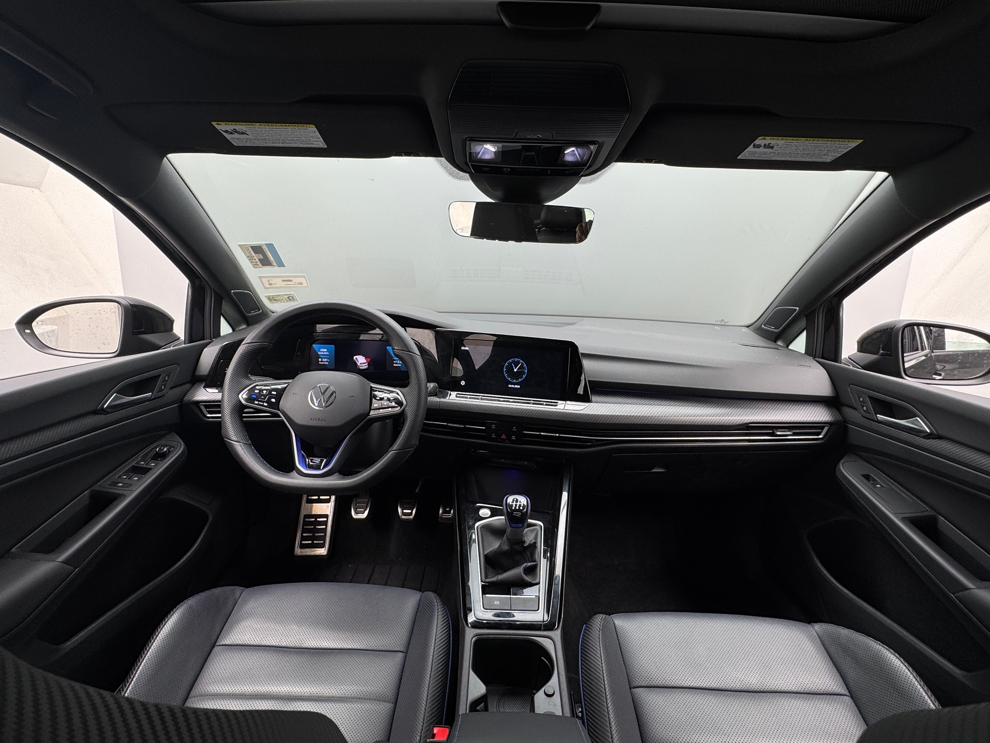 2023 Volkswagen Golf R 2
