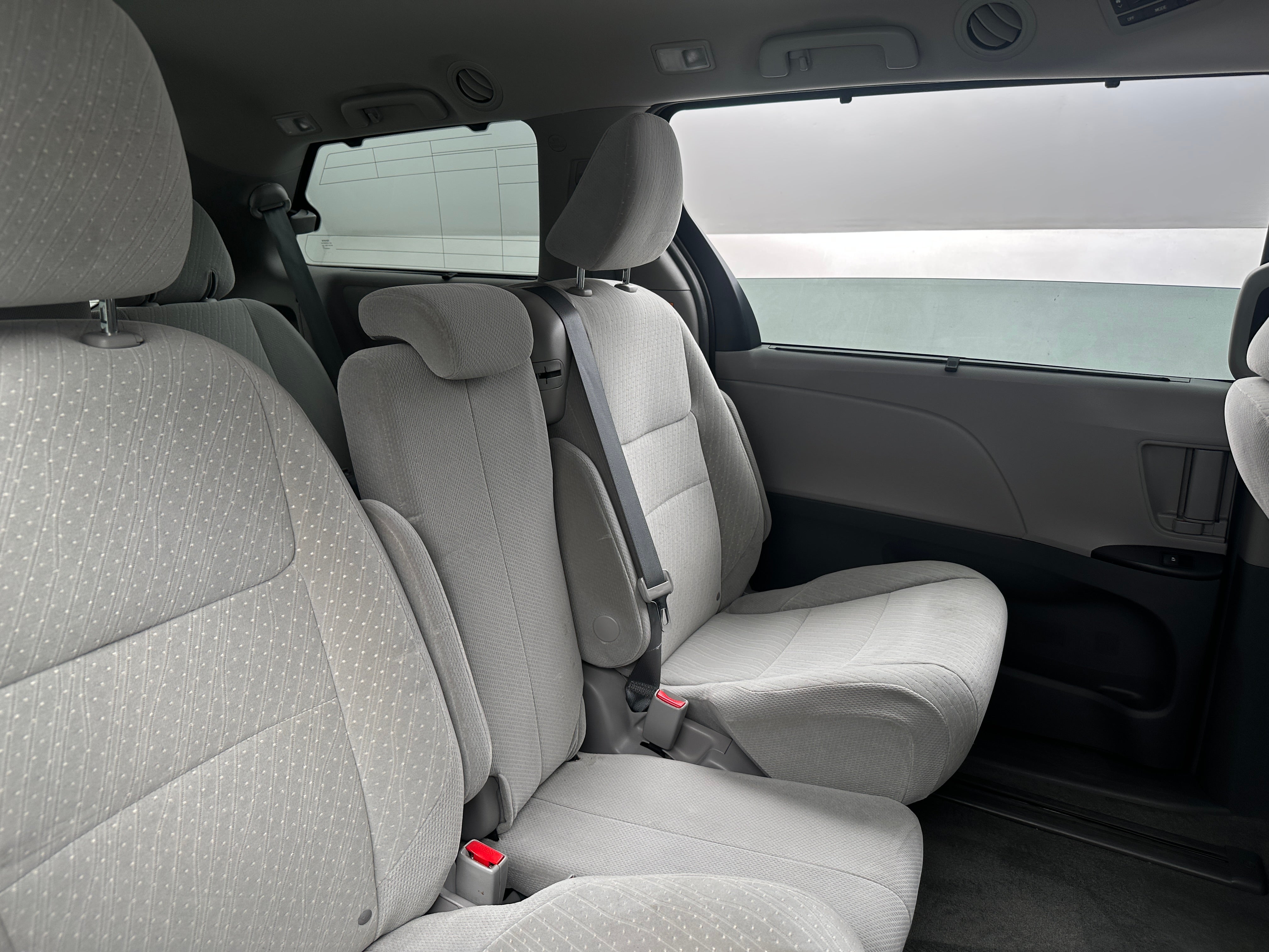 2018 Toyota Sienna LE 6