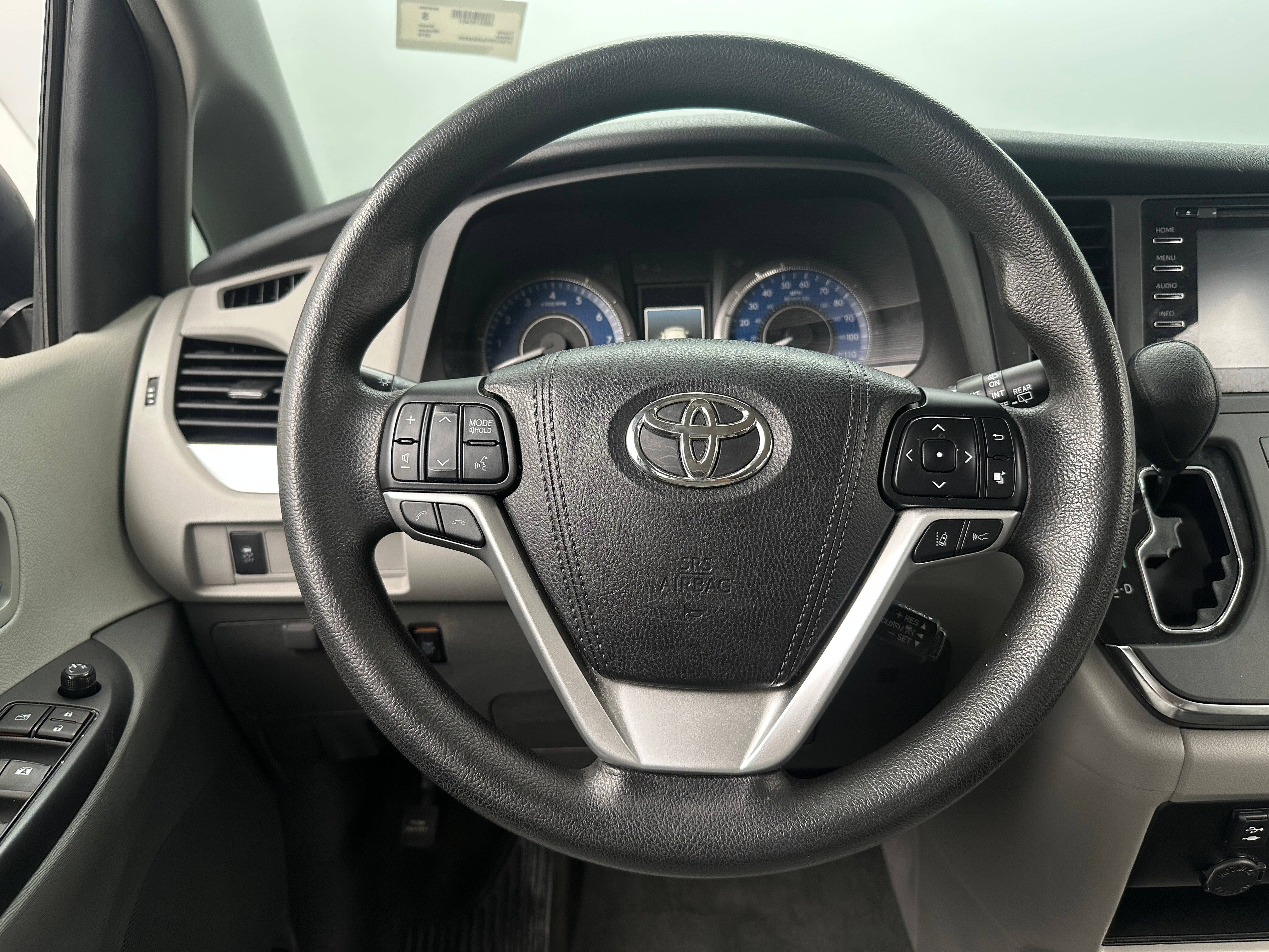 2018 Toyota Sienna LE 5