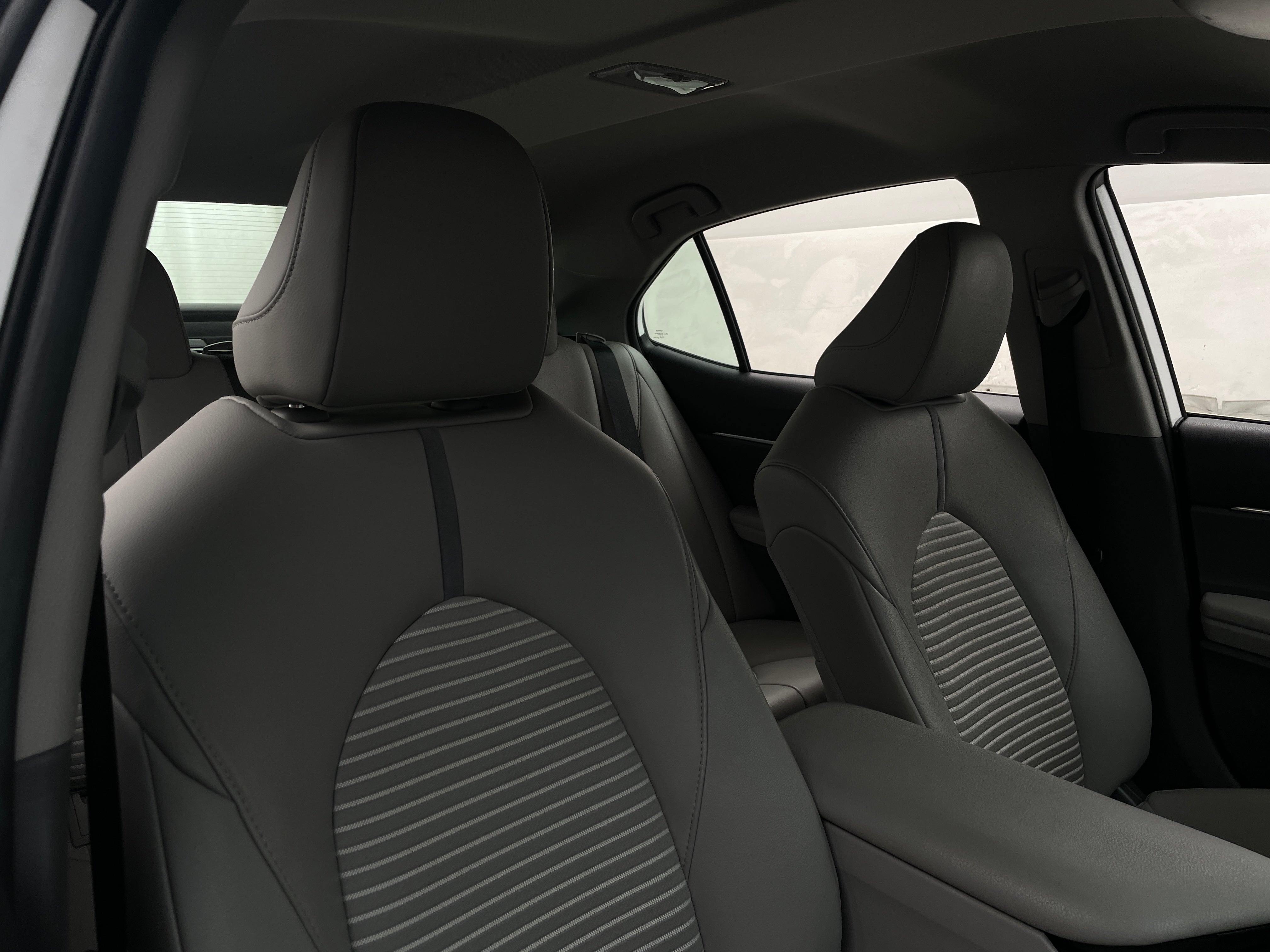 2020 Toyota Camry SE 2