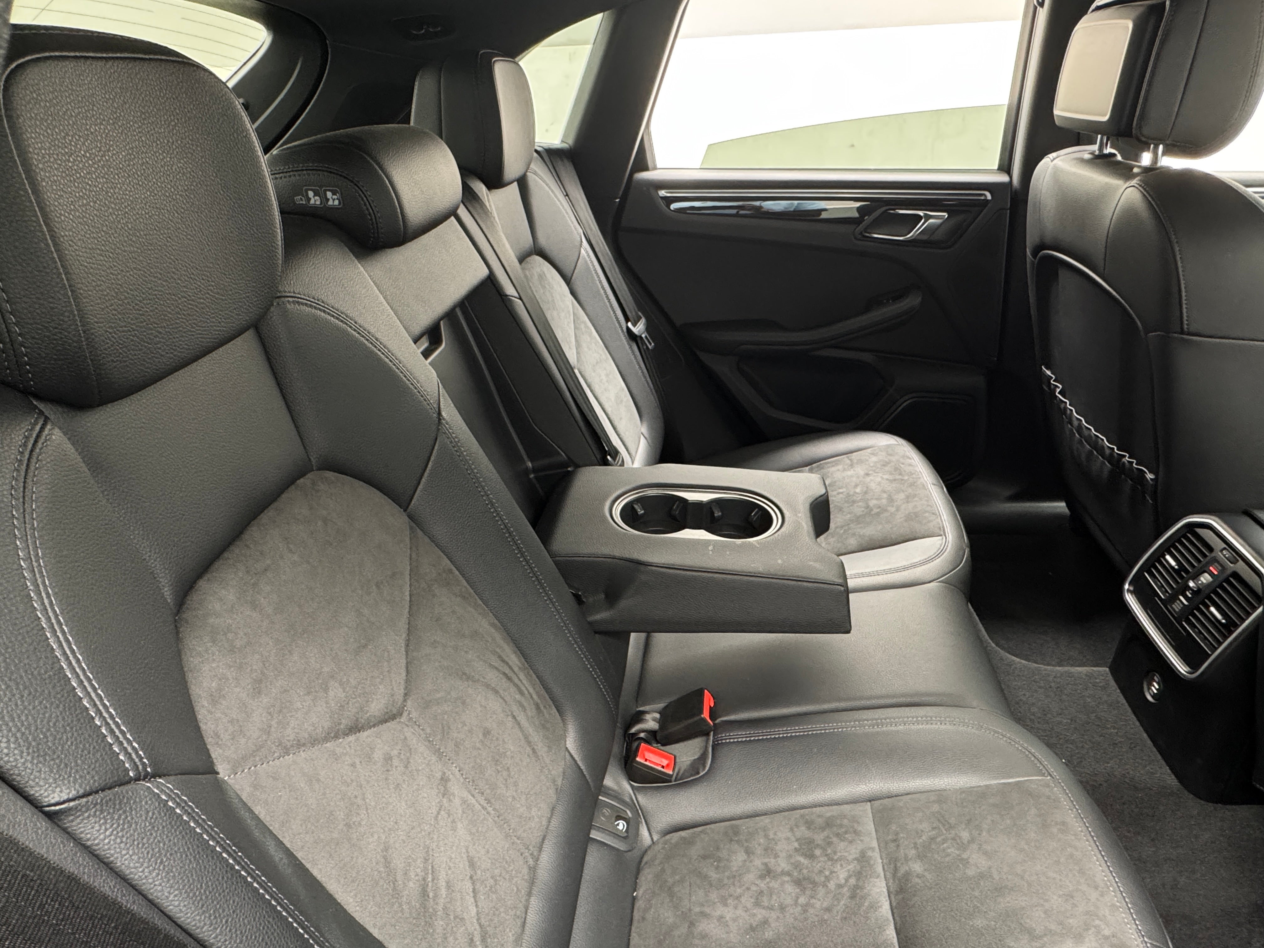 2018 Porsche Macan Base 5