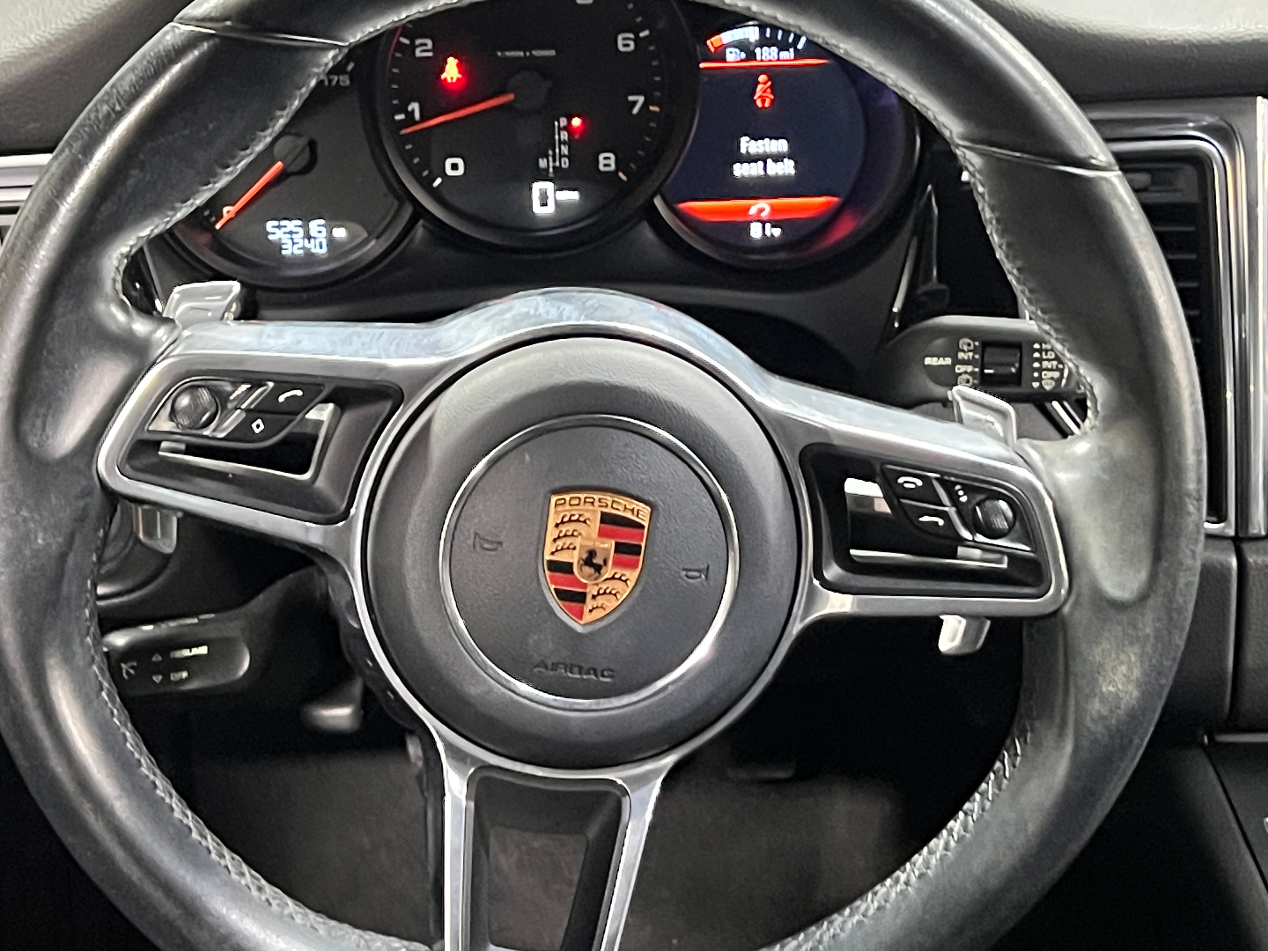 2018 Porsche Macan Base 4